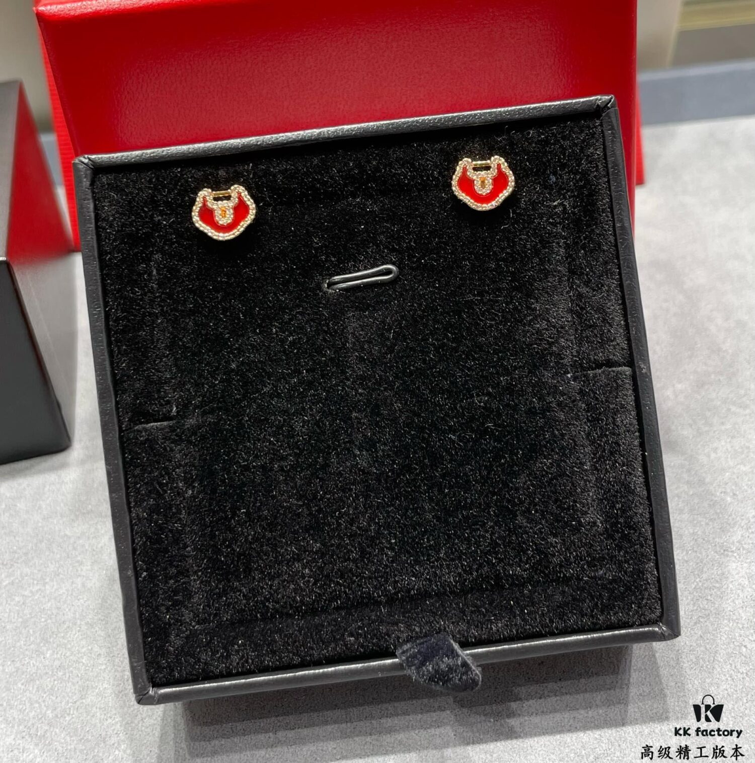 V Gold Plated Mi Gold 15514230 Kirin Premium Red Agate Ruyi Lock Stud Earrings ✨ A Perfect Blend of Fashion and Tradition