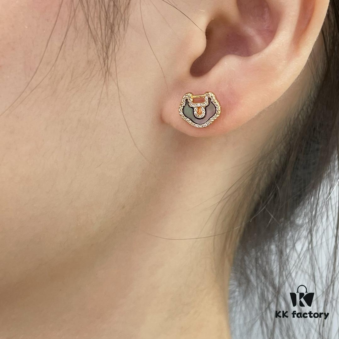 Kirin Natural Gray Shell Ruyi Lock Stud Earrings ✨ A Unique Blend of Fashion and Tradition, Hand-Micro-Paved with High-Carbon Brilliant-Cut Diamonds, Thick Gold Plating