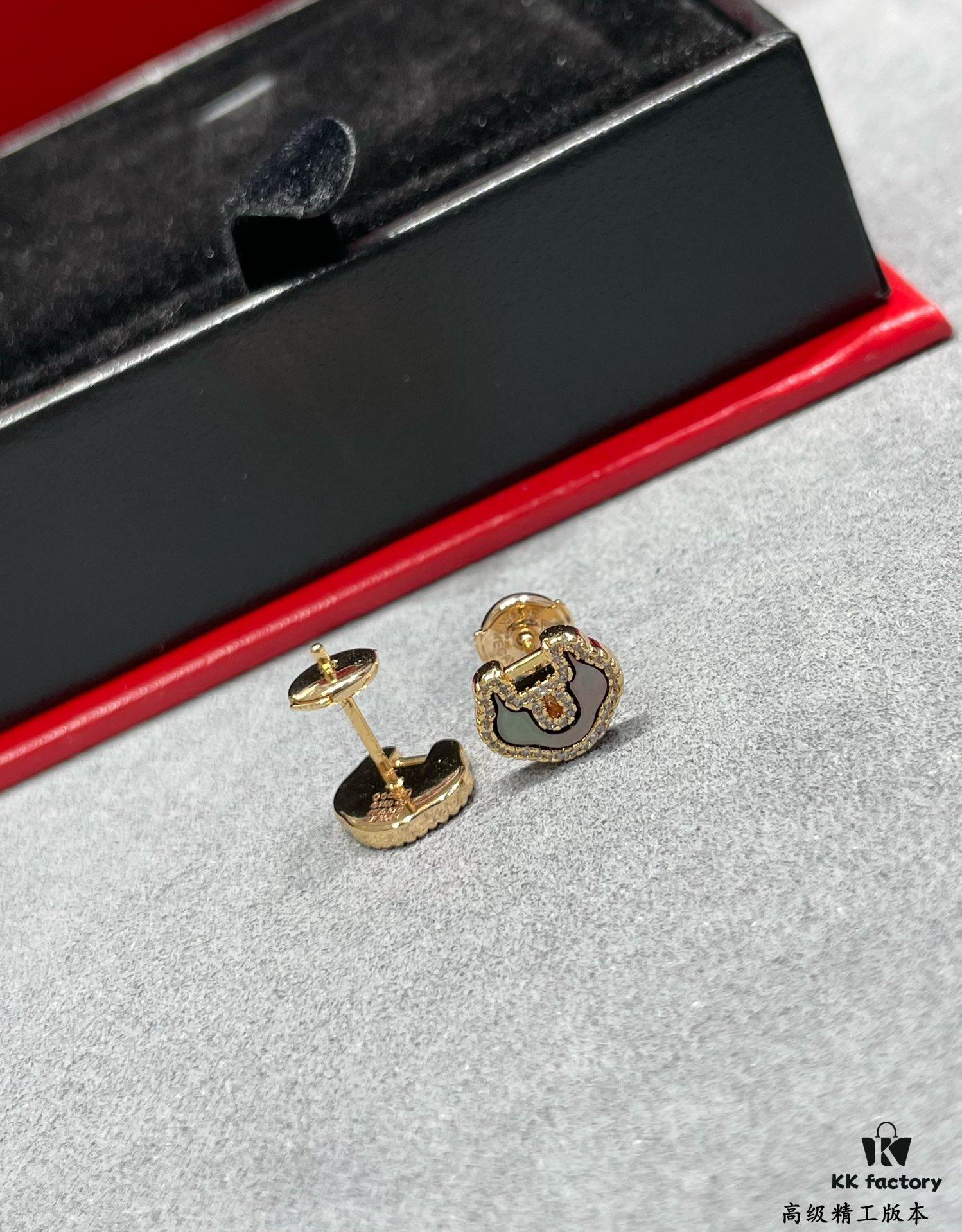 Kirin Natural Gray Shell Ruyi Lock Stud Earrings ✨ A Unique Blend of Fashion and Tradition, Hand-Micro-Paved with High-Carbon Brilliant-Cut Diamonds, Thick Gold Plating