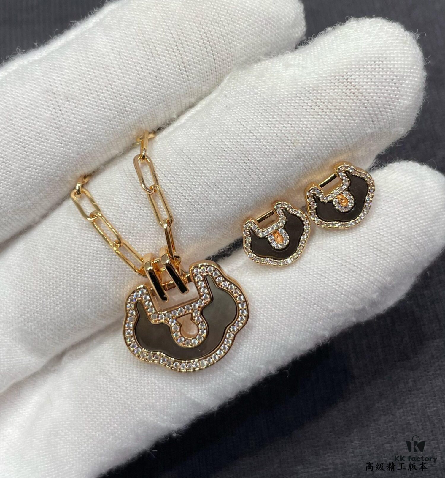 Kirin Natural Gray Shell Ruyi Lock Stud Earrings ✨ A Unique Blend of Fashion and Tradition, Hand-Micro-Paved with High-Carbon Brilliant-Cut Diamonds, Thick Gold Plating