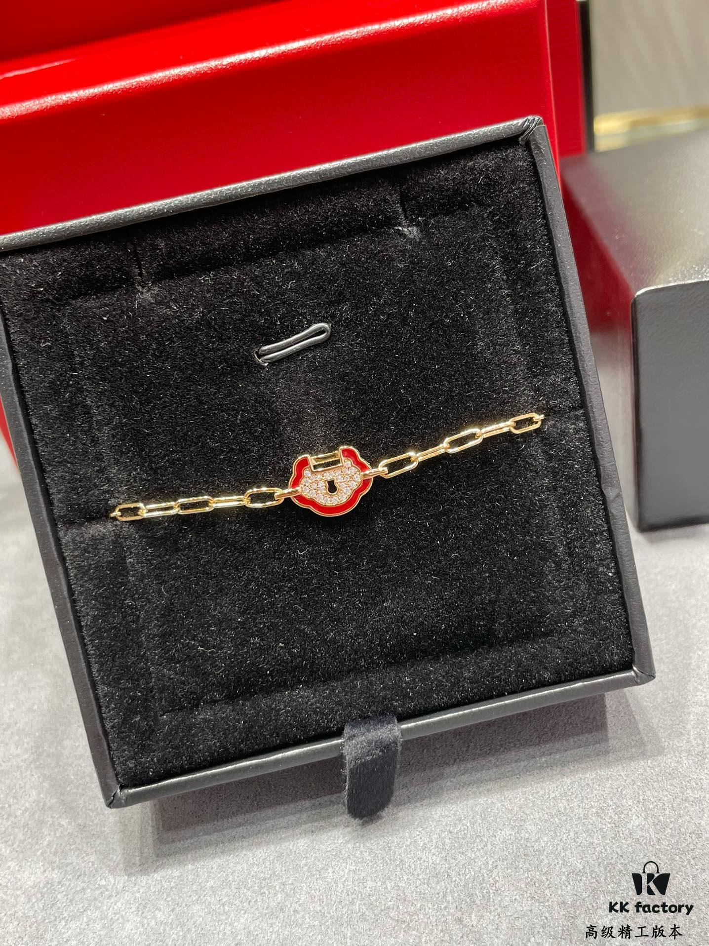 Kirin Red Edge Full Diamond Ruyi Lock Bracelet ✨ A Stylish Blend of Fashion and Tradition