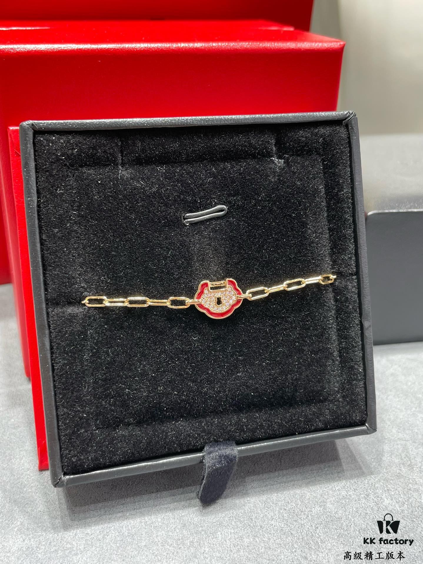 Kirin Red Edge Full Diamond Ruyi Lock Bracelet ✨ A Stylish Blend of Fashion and Tradition