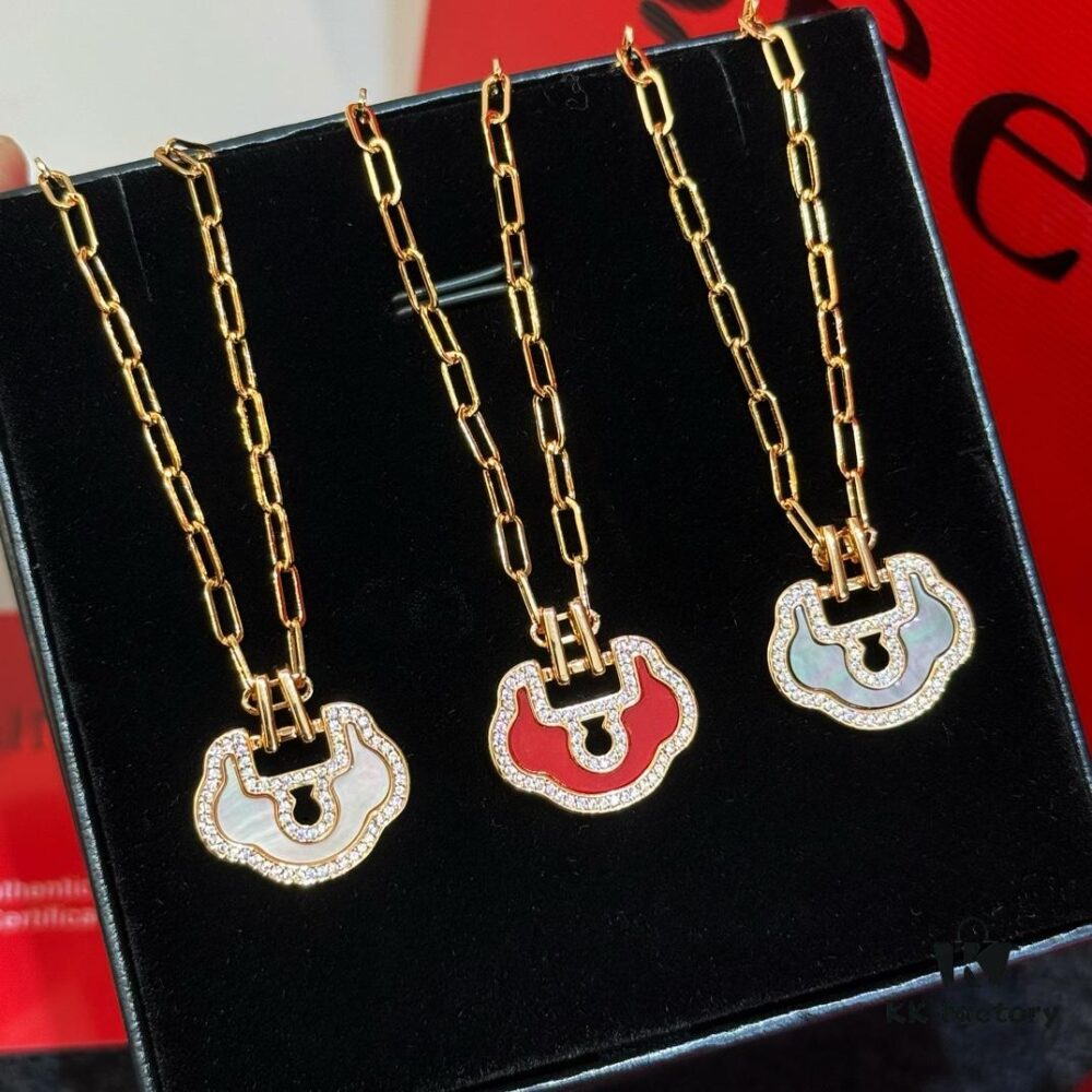 ❗️New Arrival❗️ ☀️Qeelin Yu Yi Flower Moon Pendant Necklace