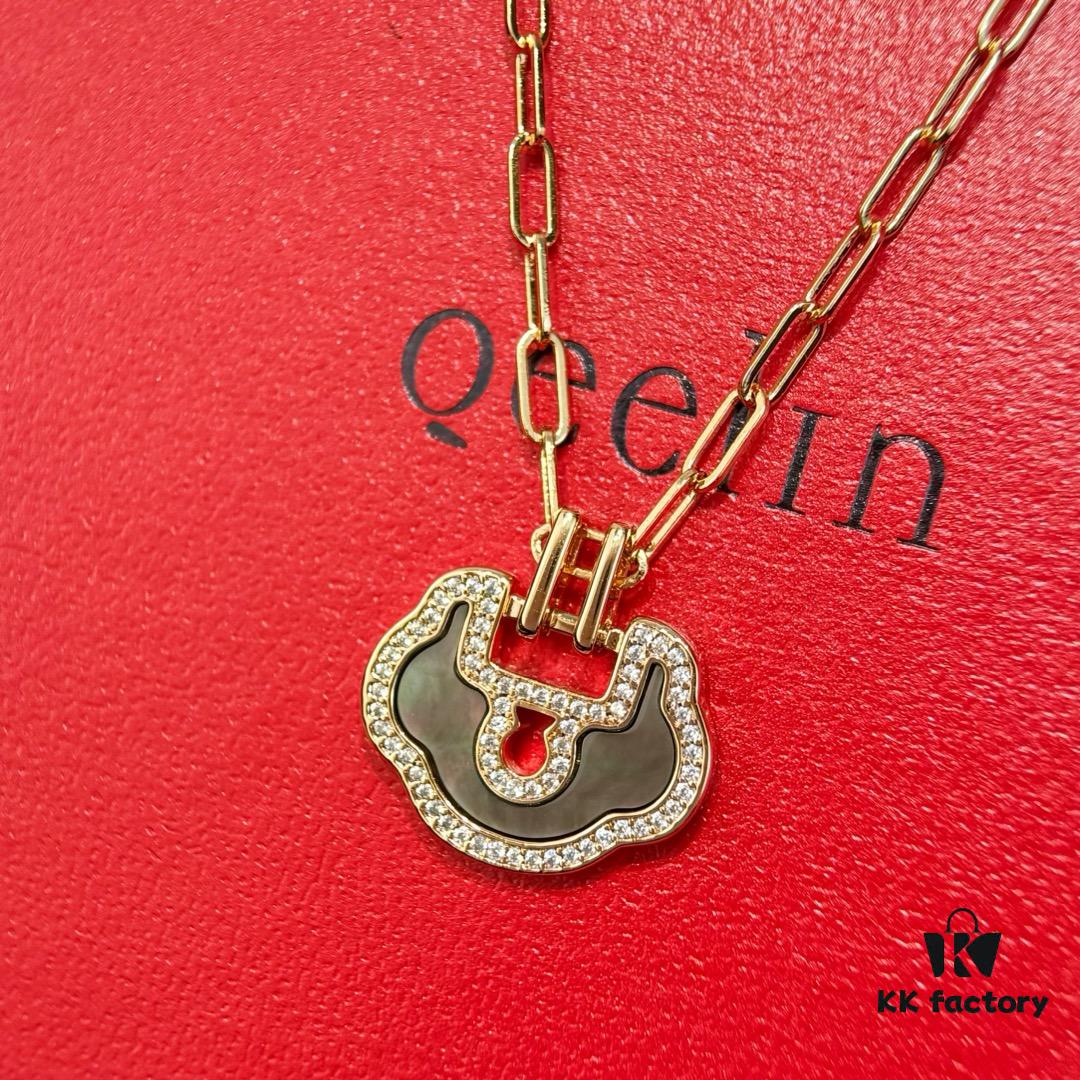 ❗️New Arrival❗️ ☀️Qeelin Yu Yi Flower Moon Pendant Necklace