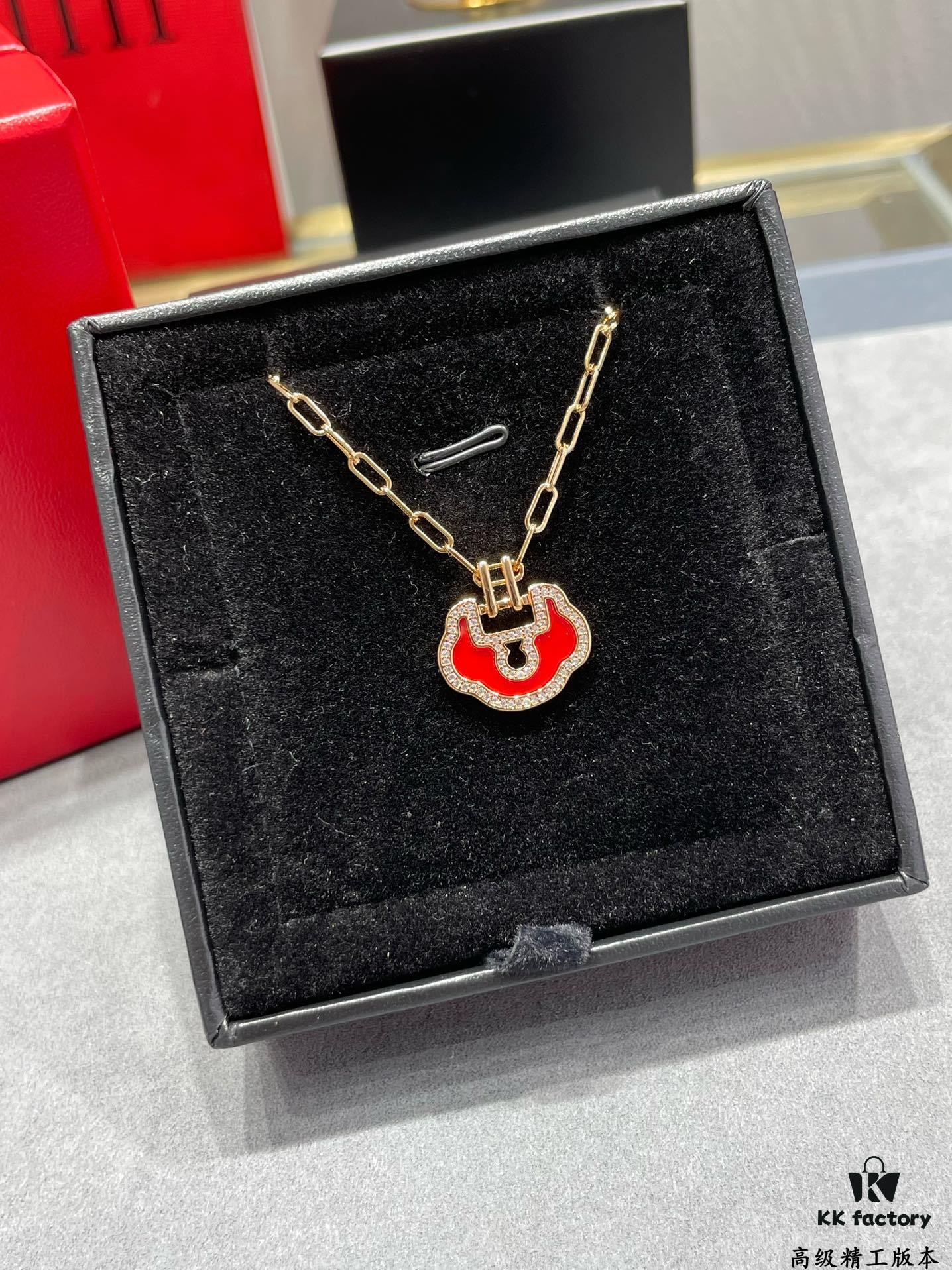 Kylin Large High-End Red Agate Ruyi Lock Necklace, Combining Fashion and Tradition with Hand-Micro-Inlaid Eight-Heart-Eight-Arrow High-Carbon Diamonds