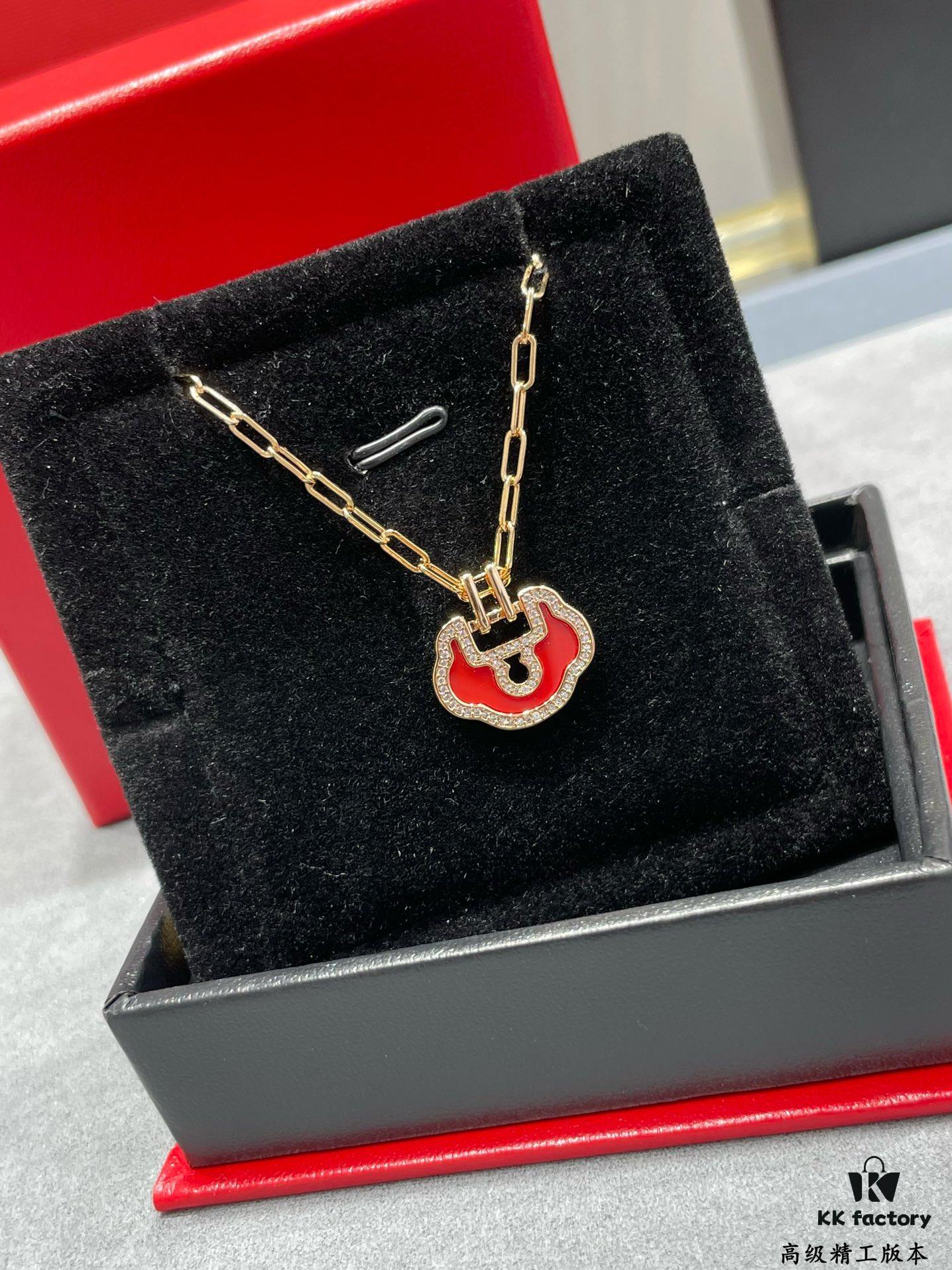 Kylin Large High-End Red Agate Ruyi Lock Necklace, Combining Fashion and Tradition with Hand-Micro-Inlaid Eight-Heart-Eight-Arrow High-Carbon Diamonds