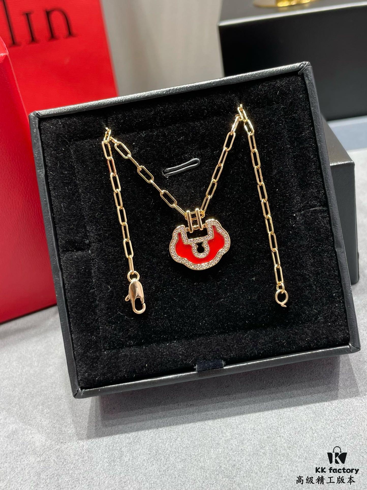 Kylin Large High-End Red Agate Ruyi Lock Necklace, Combining Fashion and Tradition with Hand-Micro-Inlaid Eight-Heart-Eight-Arrow High-Carbon Diamonds