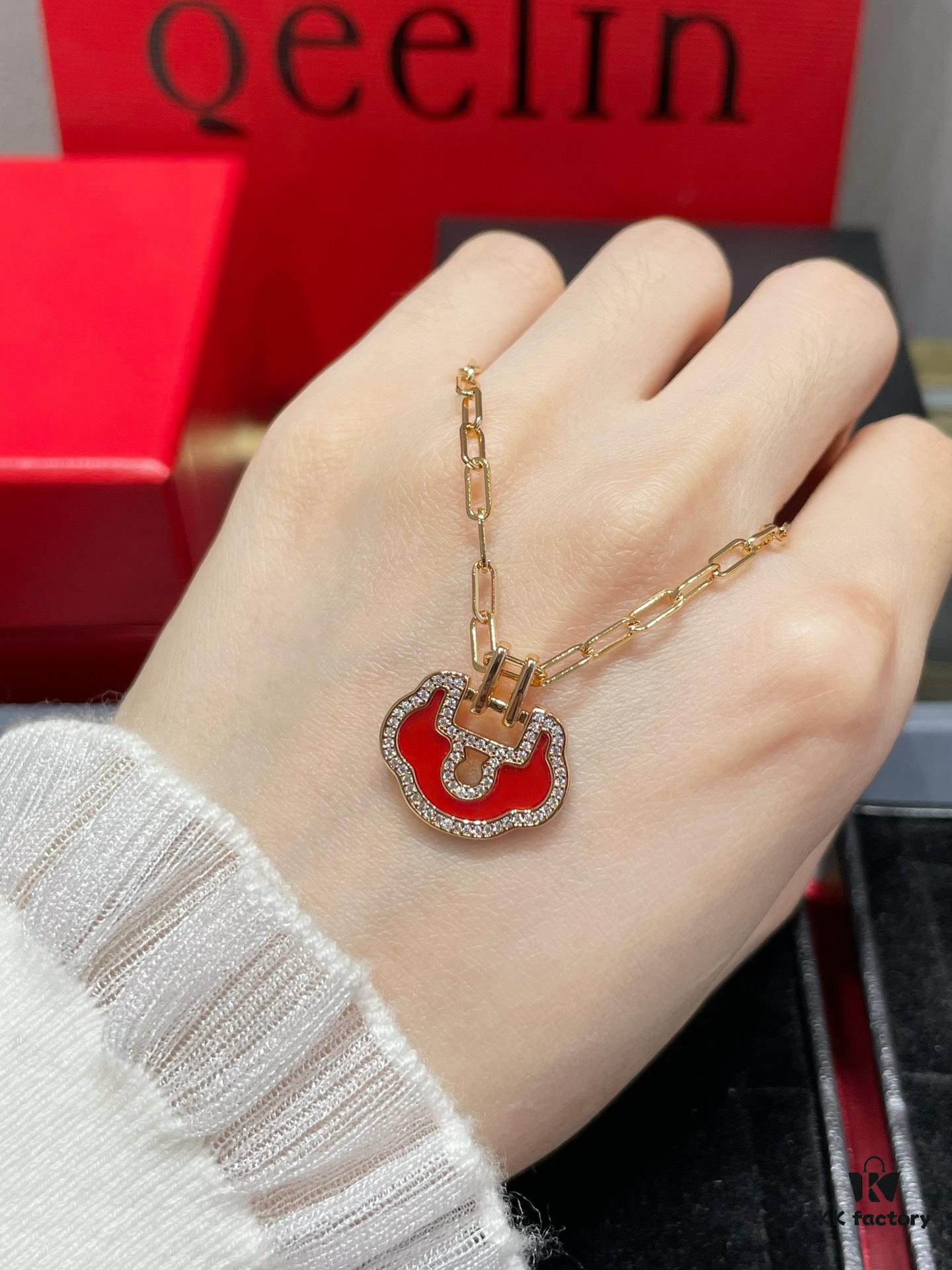 Kylin Large High-End Red Agate Ruyi Lock Necklace, Combining Fashion and Tradition with Hand-Micro-Inlaid Eight-Heart-Eight-Arrow High-Carbon Diamonds