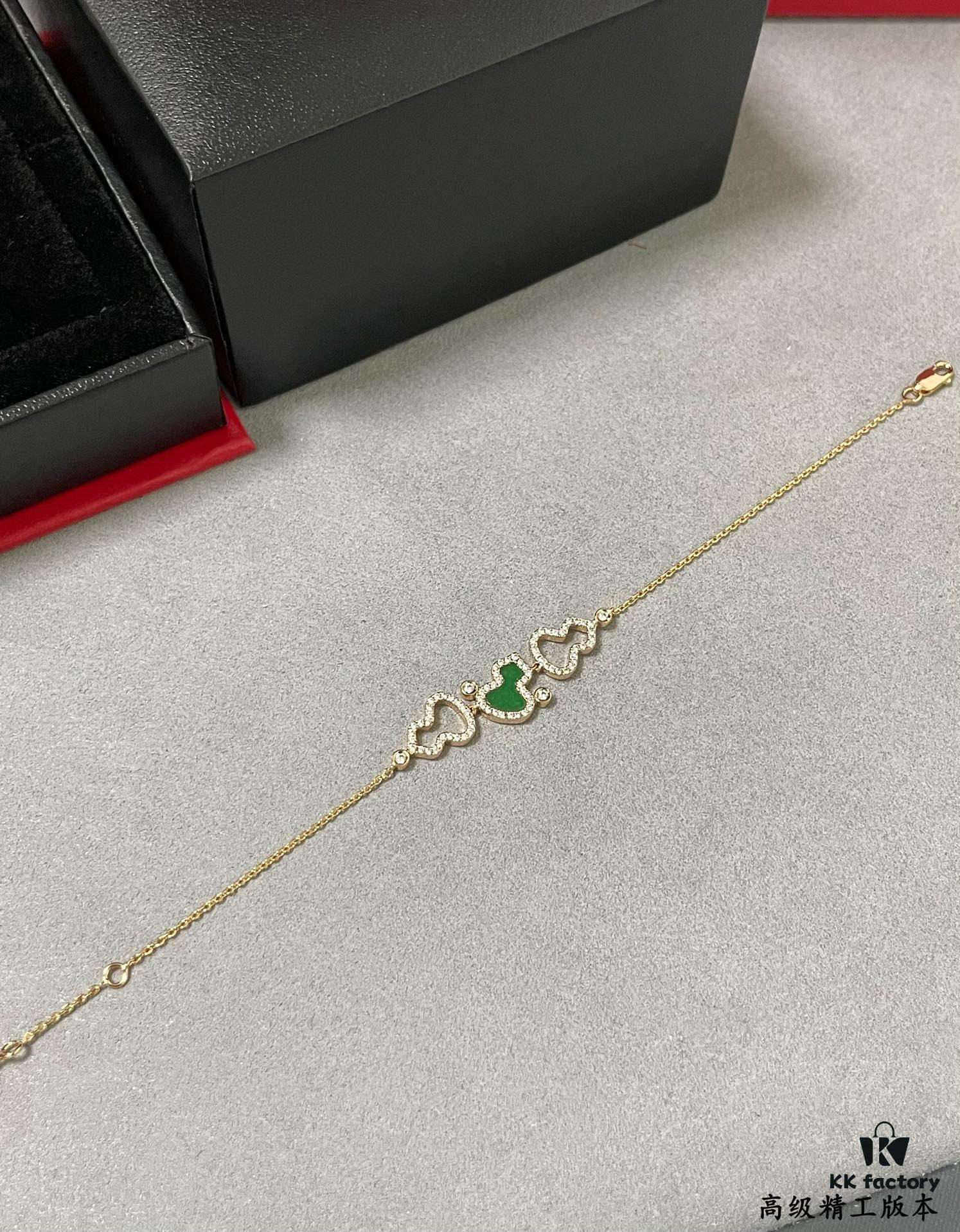 Kylin Green Jade Gourd Bracelet