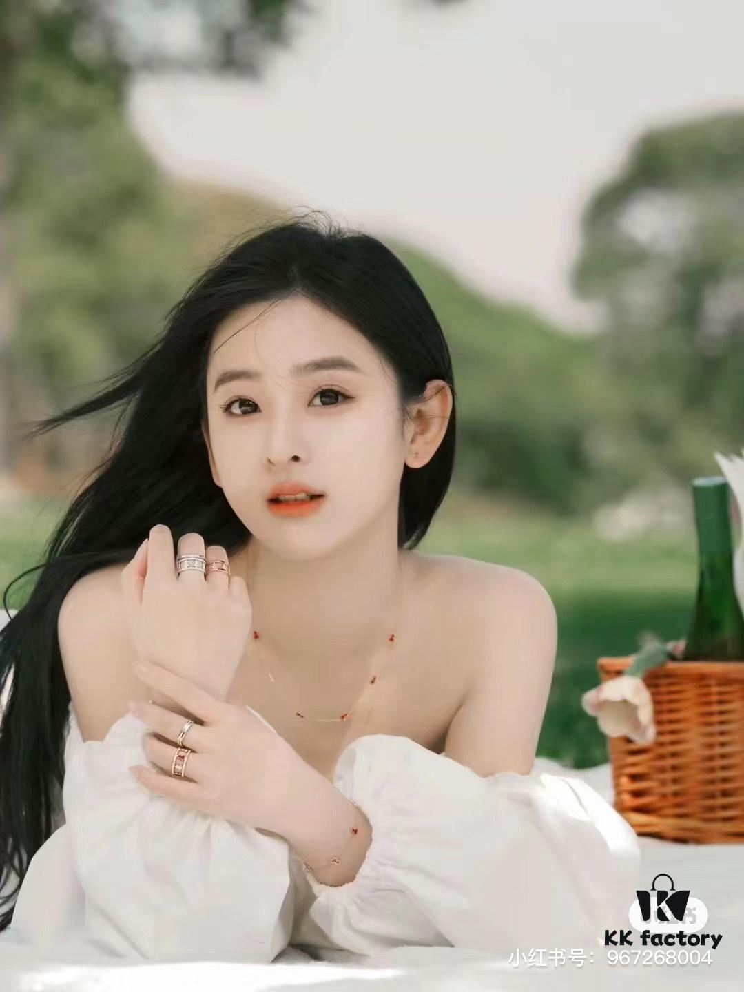 Officially Sold for 13,000 RMB, Diamond-Inlaid Version at 20,500, Bracelet Over 7,000 — Truly Shocked!!