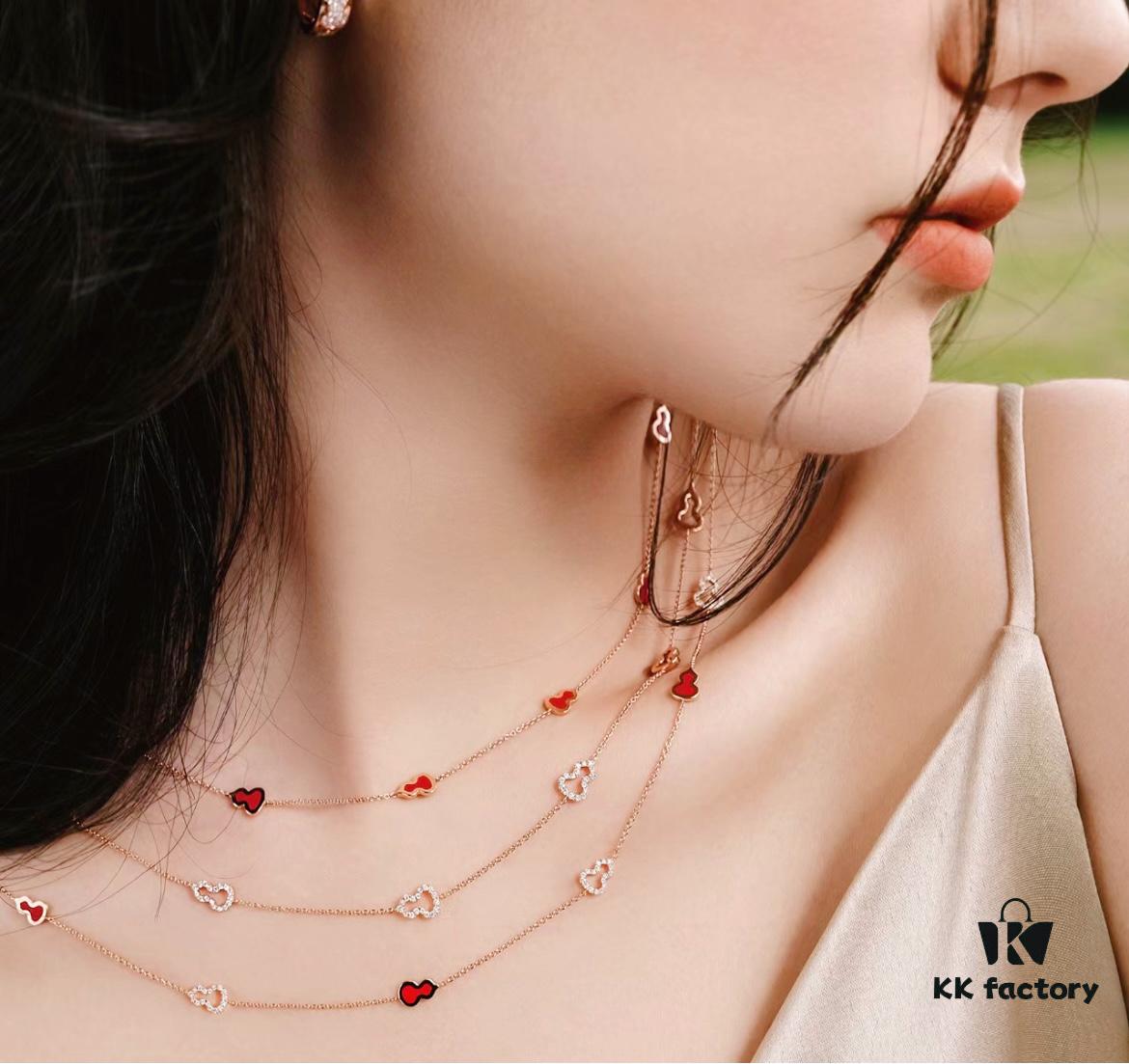 Qeelin Mini 8 Lotus Diamond Necklace 🌹 Adorable Design 😍 Elegant Simplicity with Wulu Silhouette 🥰 Sophisticated and Charming 😊 Qeelin x LibeiKa Exclusive Limited Edition