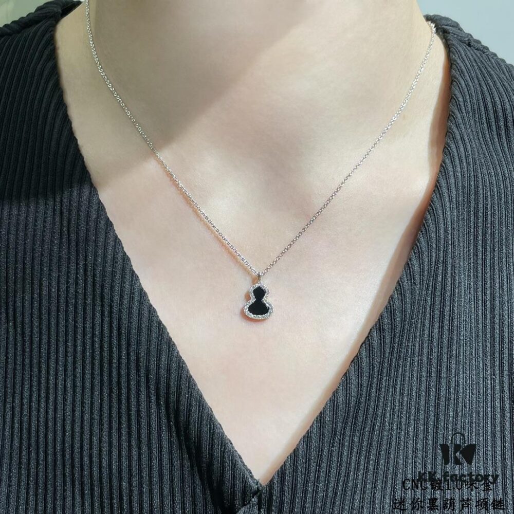 Kirin Mini Black Gourd Necklace, Attracts Wealth and Enhances Luck, Stylish Design, Excellent Look When Worn, Versatile Match, Thick Gold Plating with Premium Real-Gold Appearance