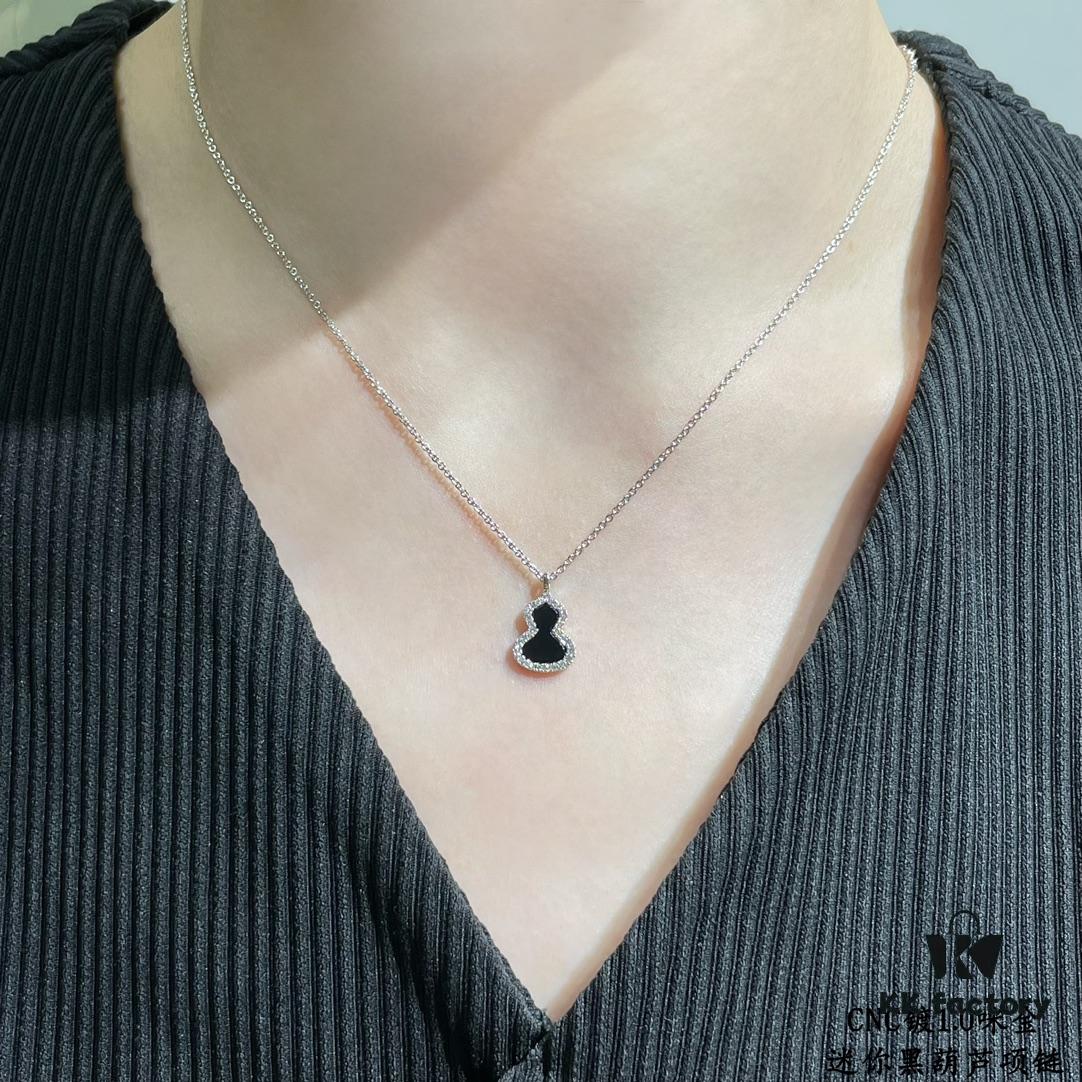 Kirin Mini Black Gourd Necklace, Attracts Wealth and Enhances Luck, Stylish Design, Excellent Look When Worn, Versatile Match, Thick Gold Plating with Premium Real-Gold Appearance