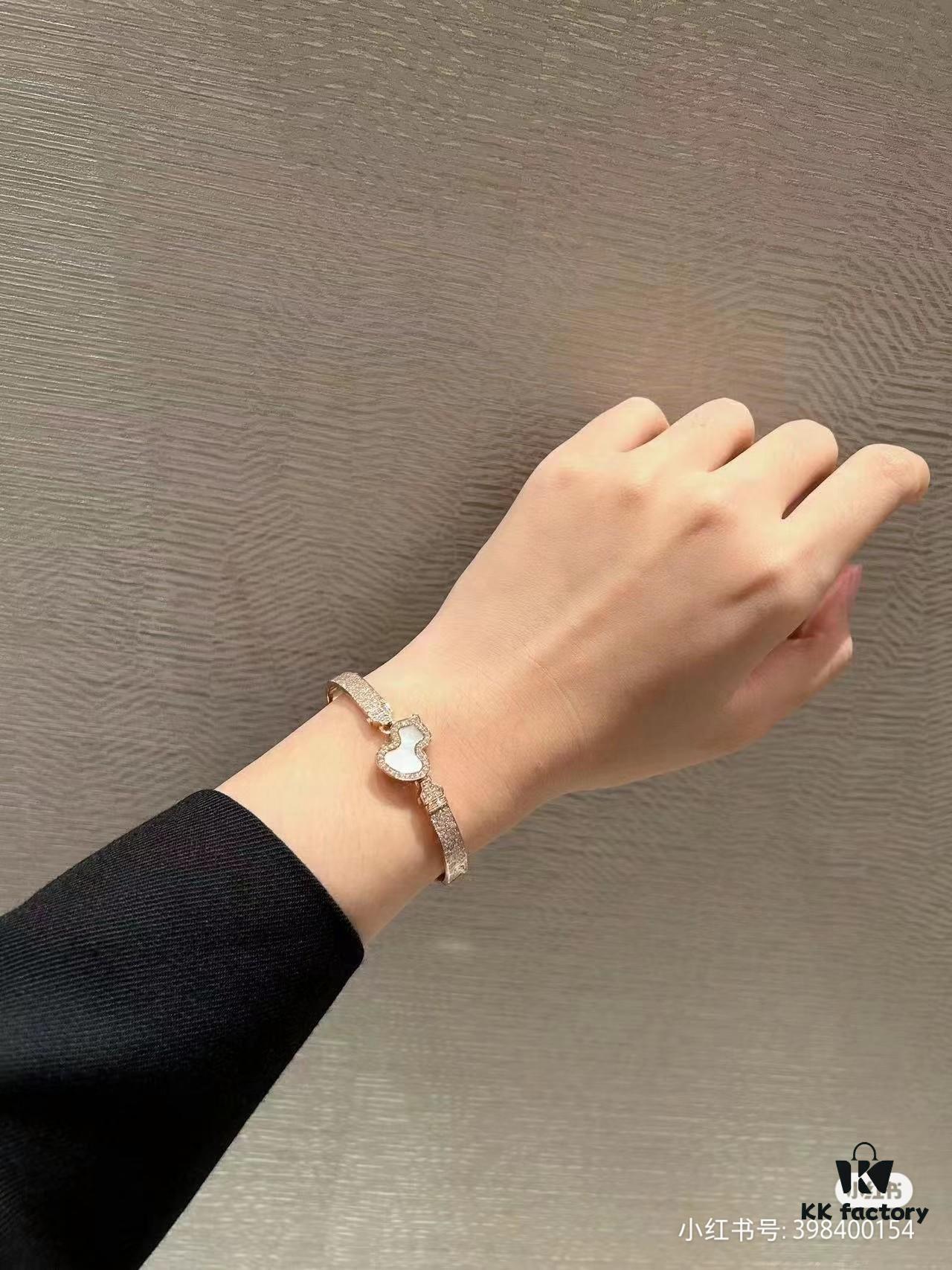 Gourd Bracelet in Rose Gold, Ready Stock Available