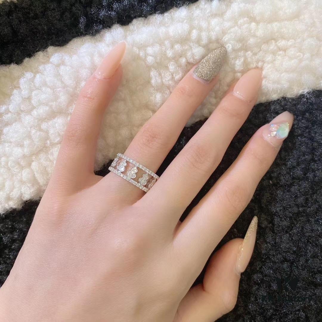 Kirin Gourd Full Diamond Ring, Gourd Wulu Series Ring, Stackable or Worn Separately, Composed of Eight Gourds, Symbolizing Eternal Luck, Bringing Good Fortune to Your Fingertips, Hand-Set Diamonds with Long-Lasting Color Retention