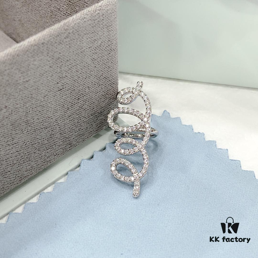 [Same Style as Zhou Yutong] Hefang Cream Spiral Stud Clip-on Earrings, Ear Cuff for Non-Pierced Ears, Women's Gift for Qixi Festival