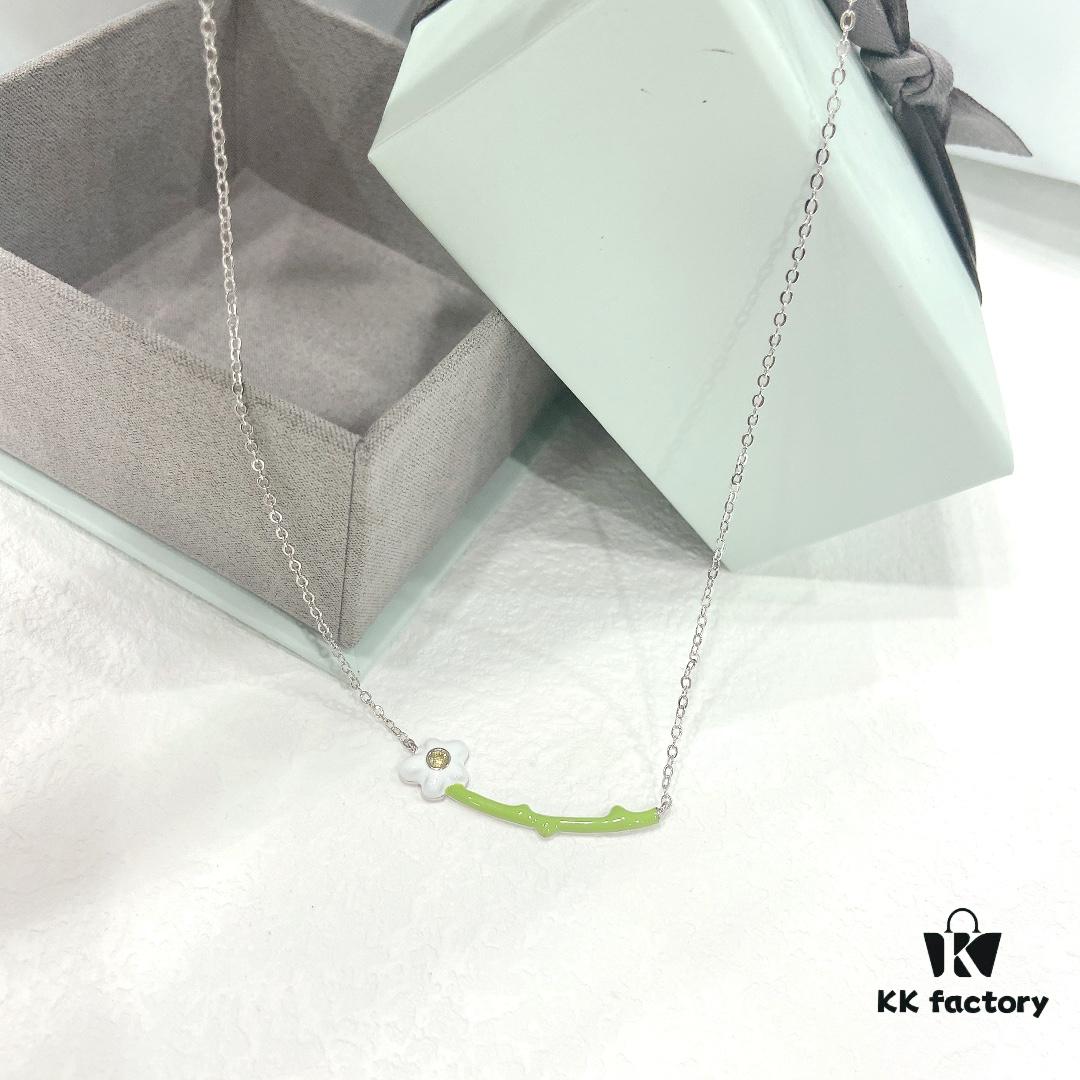 [Same as Zhou Yutong] HEFANG Creamy Little Flower Necklace, Ins-style Unique Collar Chain, Gift for Qixi Festival