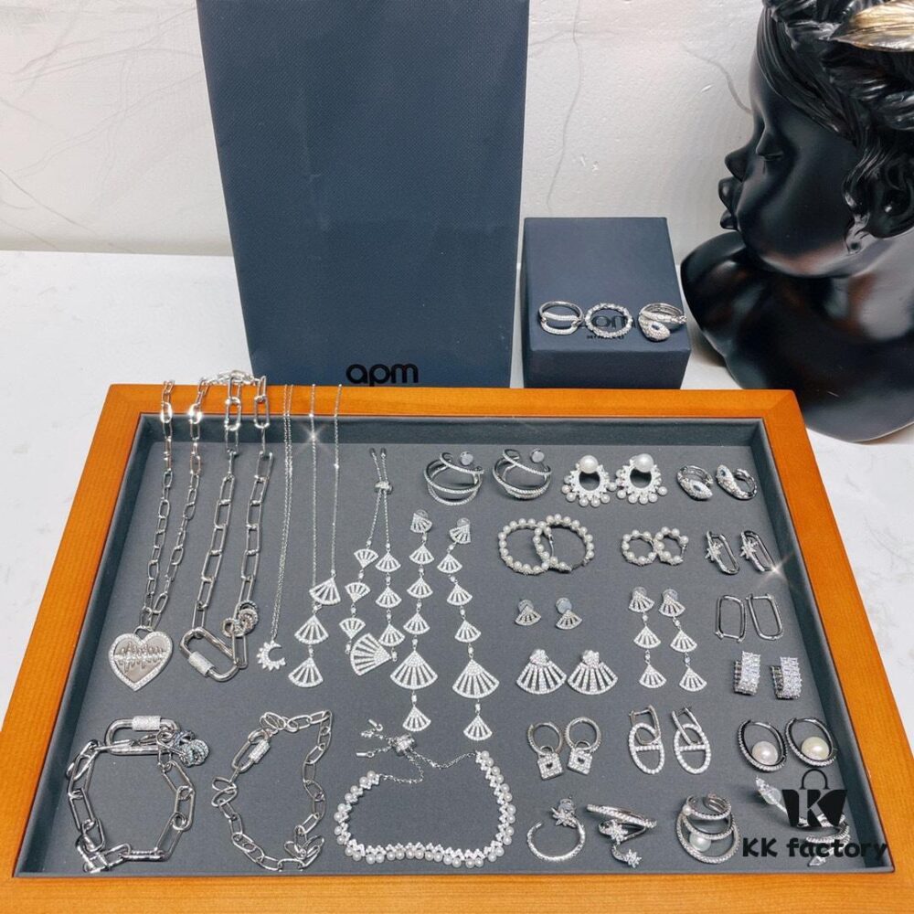 Jewelry Specialist! The Most Comprehensive Collection in the Market with Top Quality!