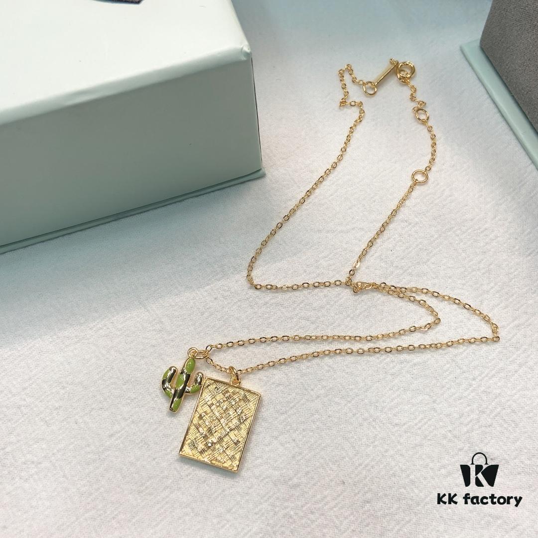 Cactus Collarbone Chain, Boho Minimalist Necklace, Nature-Inspired Design, Instagram-Famous Unique Jewelry