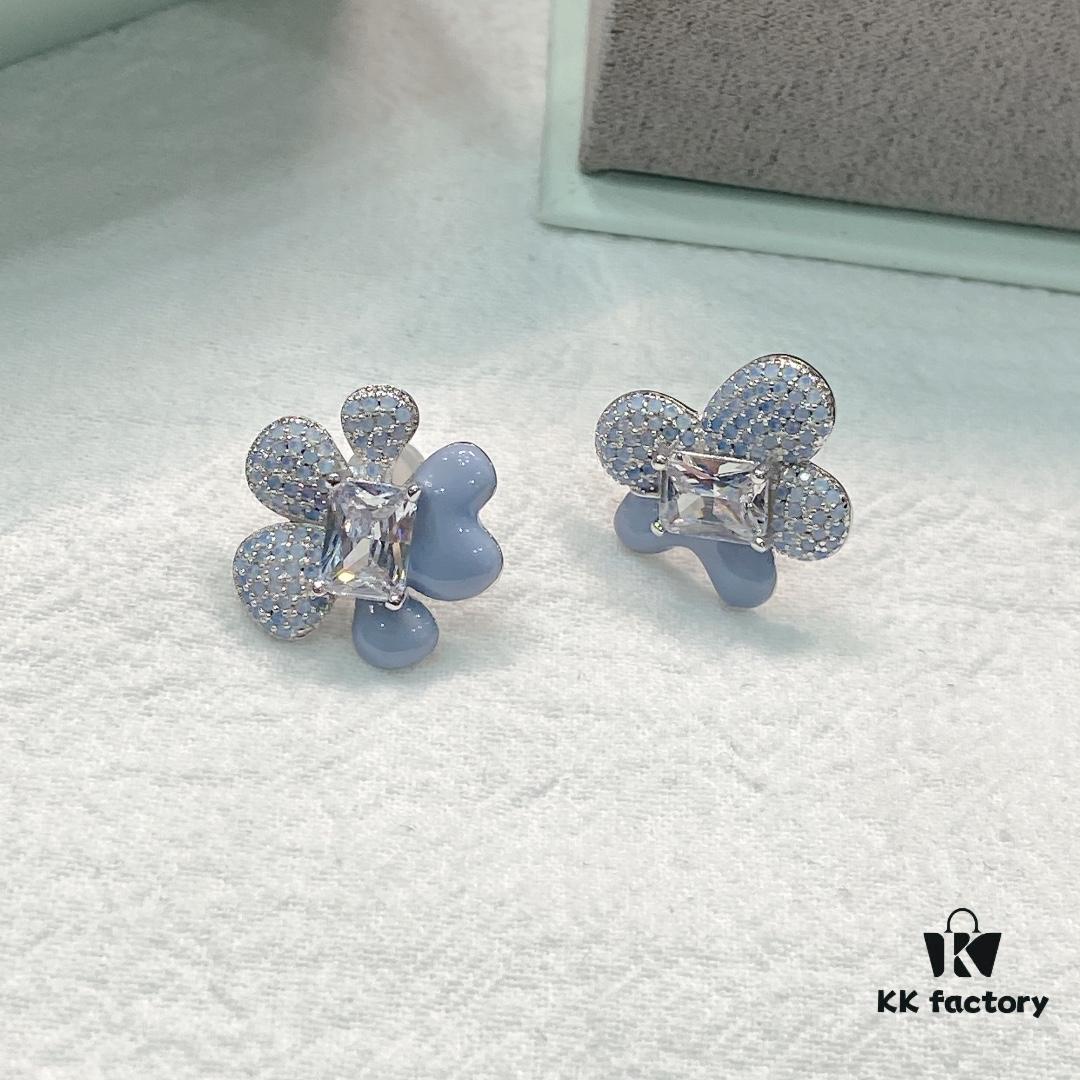 New Arrival He Fang Blue Star Flower Stud Earrings, Fashionable and Unique Design, Minimalist Earrings Jewelry Gift for Girlfriend
