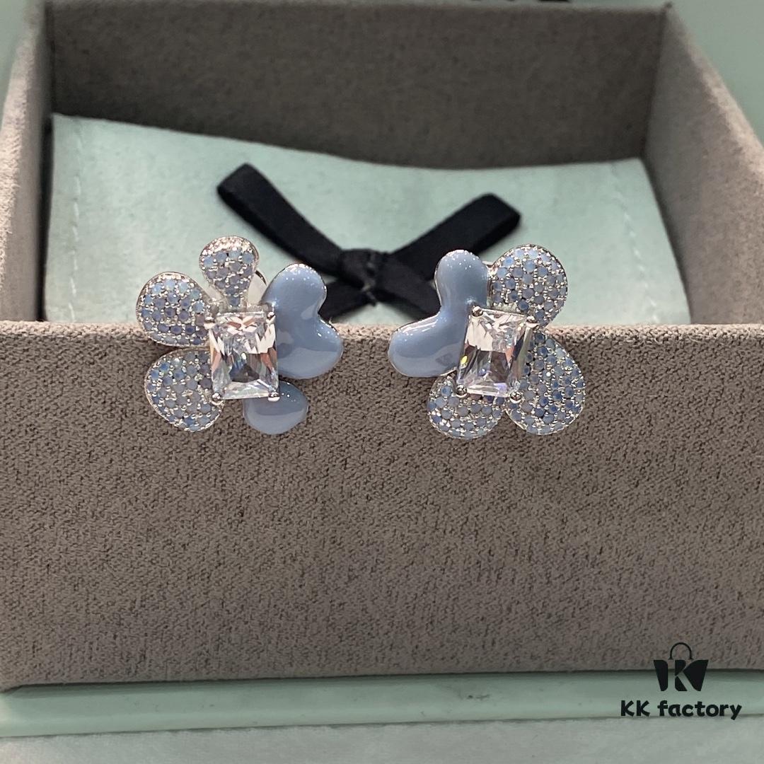 New Arrival He Fang Blue Star Flower Stud Earrings, Fashionable and Unique Design, Minimalist Earrings Jewelry Gift for Girlfriend