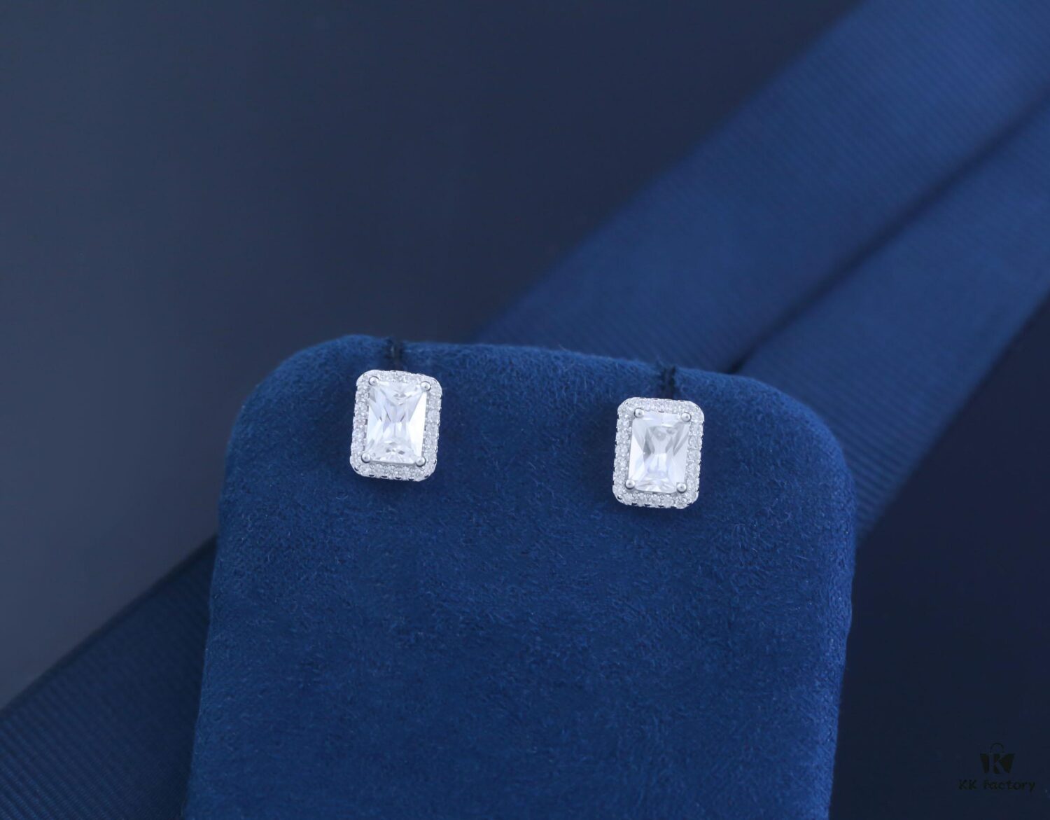 HEFANG Jewelry New Arrival Glittering Sugar Cube Stud Earrings, Luxury Minimalist and Unique Design Elegant Ear Accessories for Women
