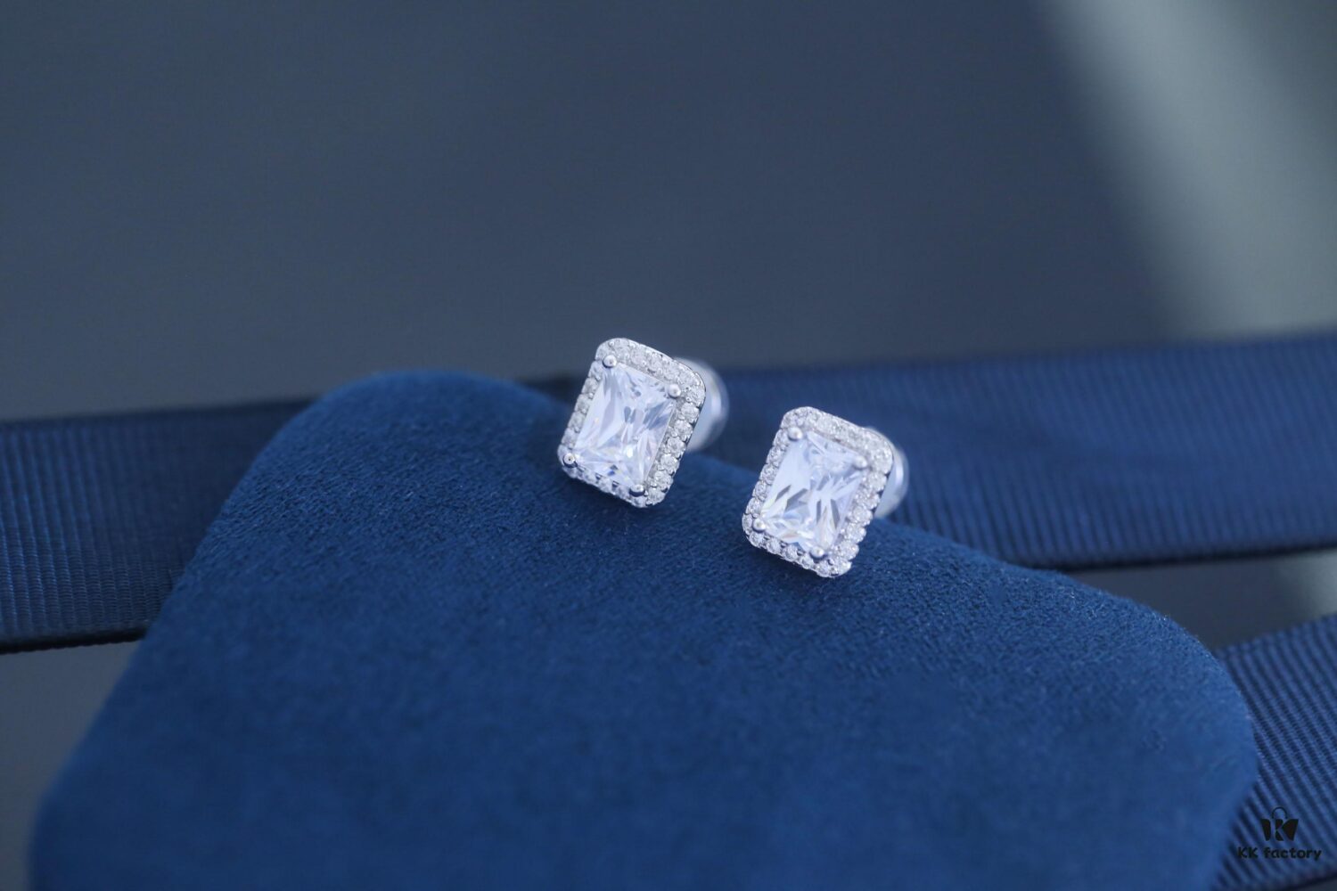 HEFANG Jewelry New Arrival Glittering Sugar Cube Stud Earrings, Luxury Minimalist and Unique Design Elegant Ear Accessories for Women