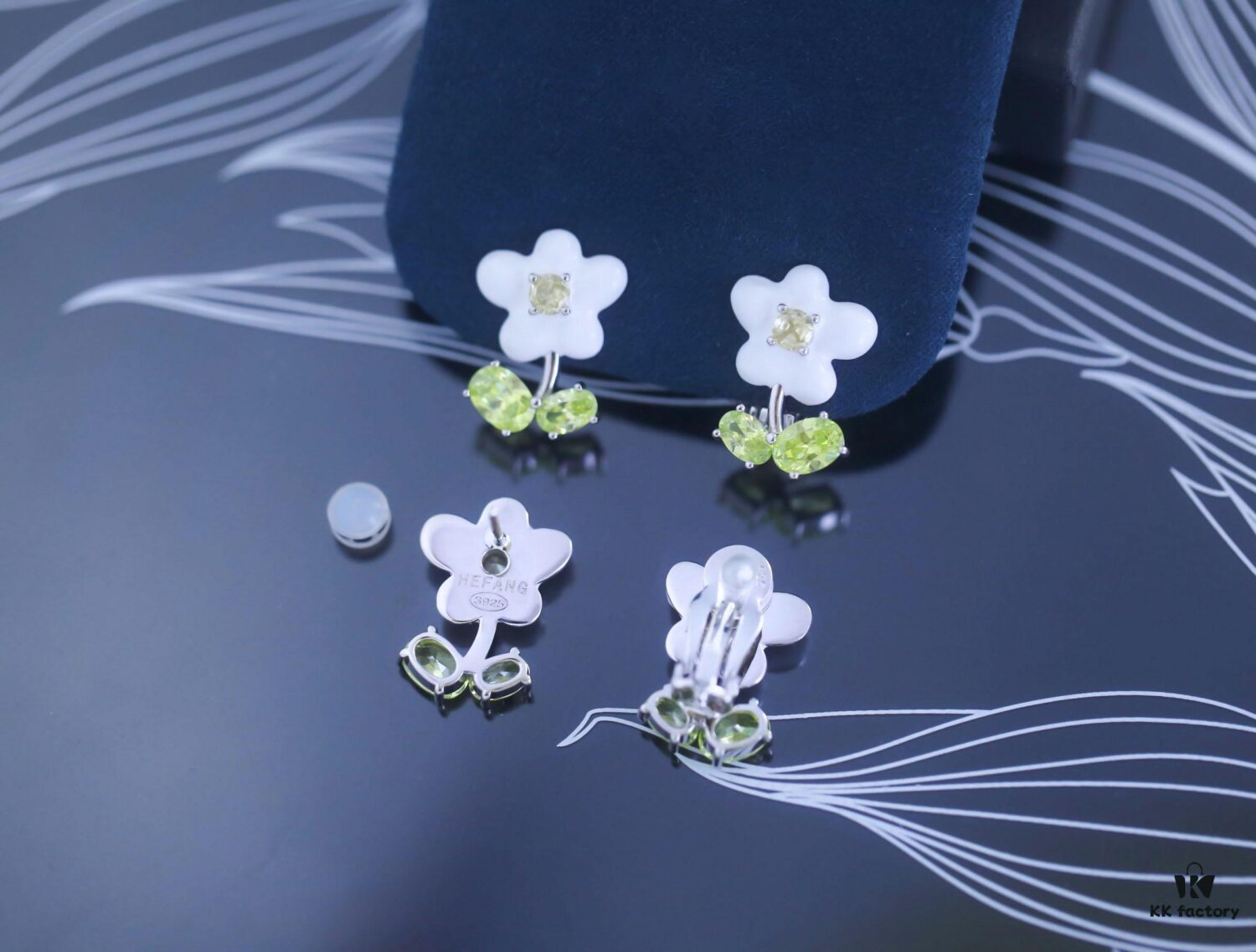 Zhou Yutong Same Style] HEFANG Creamy Minimalist Luxury Boutique Design Earrings / Clip-on Flower Studs Gift