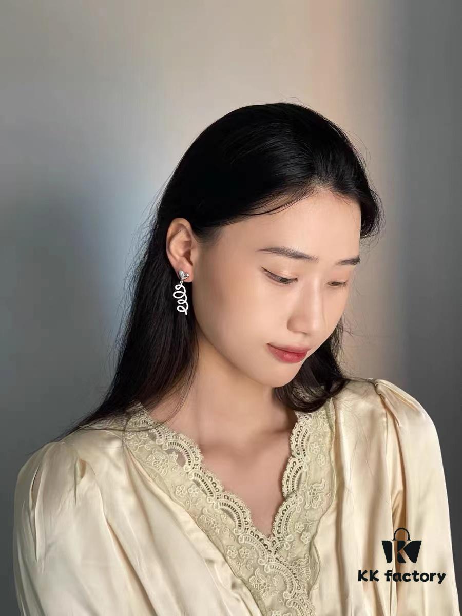 HEFANG Jewelry Cream Twirl Earrings - Limited Edition Ear Studs, Celebrity Style (Zhou Yutong's Pick), Ideal Gift for Qixi Festival