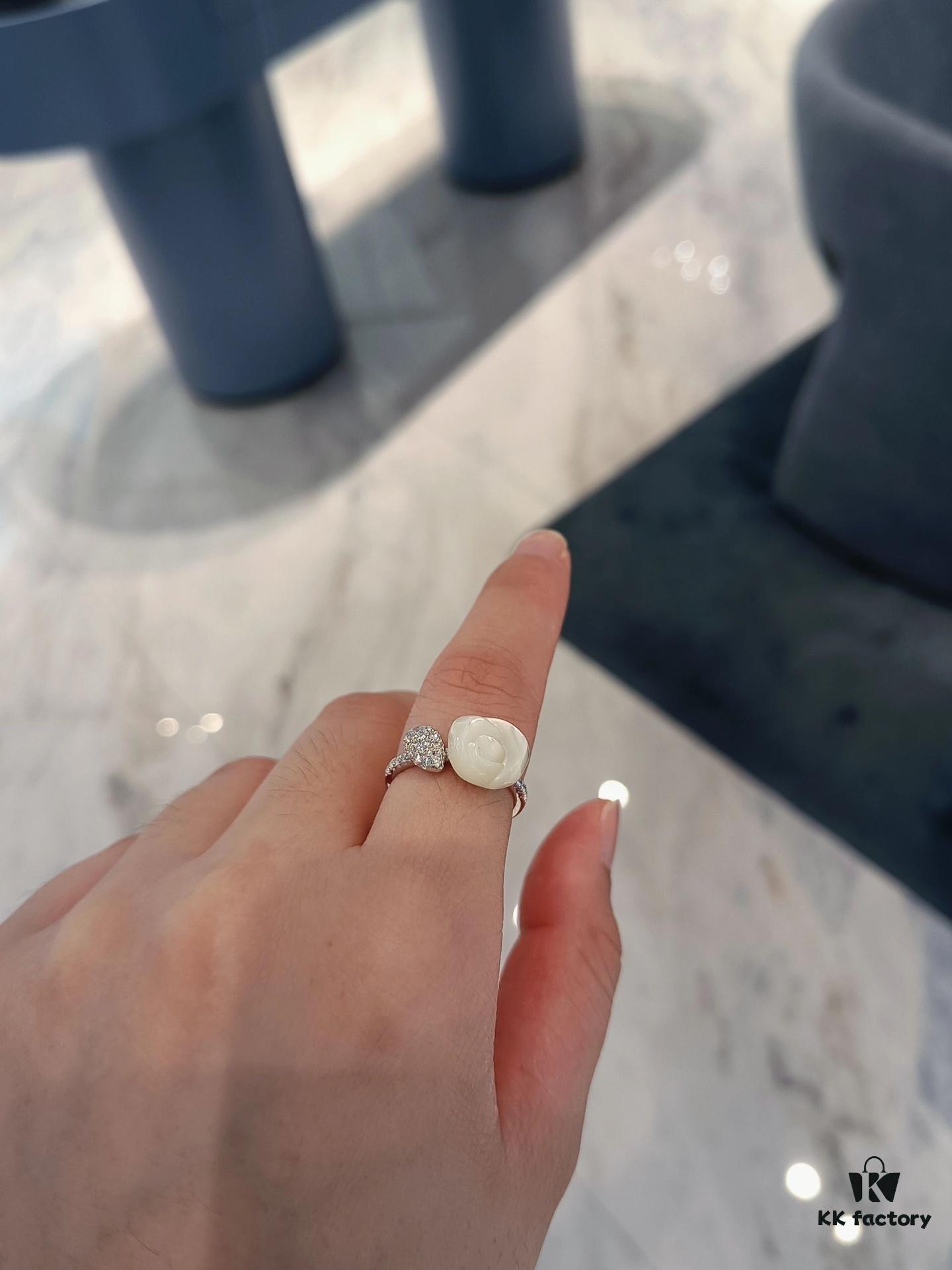 HEFANG White Rose Ring
