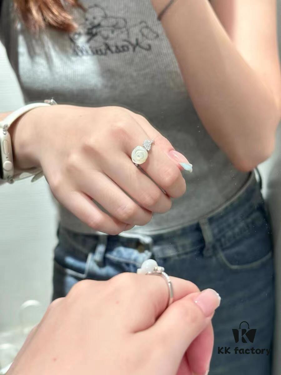 HEFANG White Rose Ring