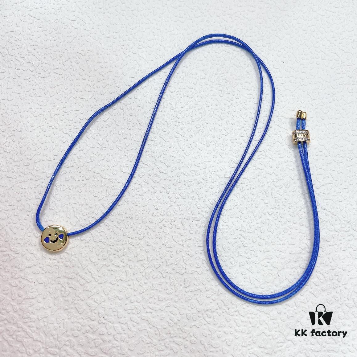 Smiling Xiaoqu Cookie Necklace Gift Box Fashionable Design Collarbone Chain for Women Blue Pink