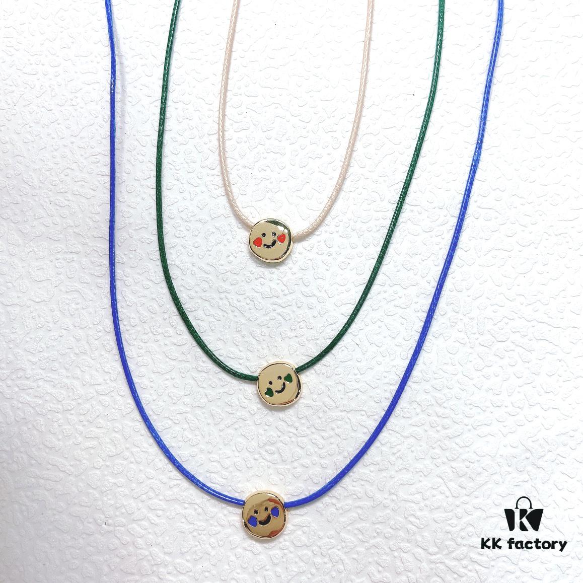 Smiling Xiaoqu Cookie Necklace Gift Box Fashionable Design Collarbone Chain for Women Blue Pink