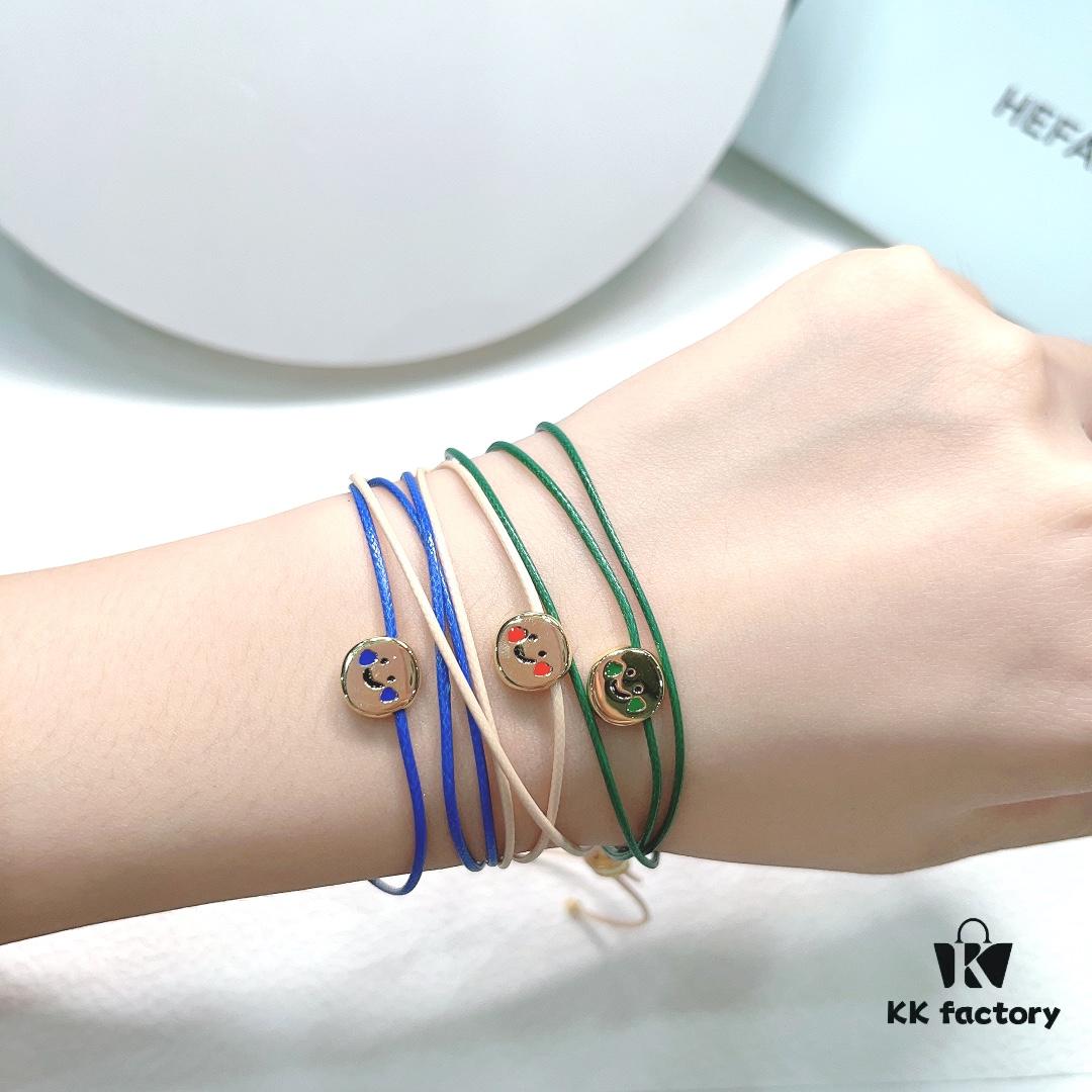 Smiling Xiaoqu Cookie Necklace Gift Box Fashionable Design Collarbone Chain Bracelet for Women Blush