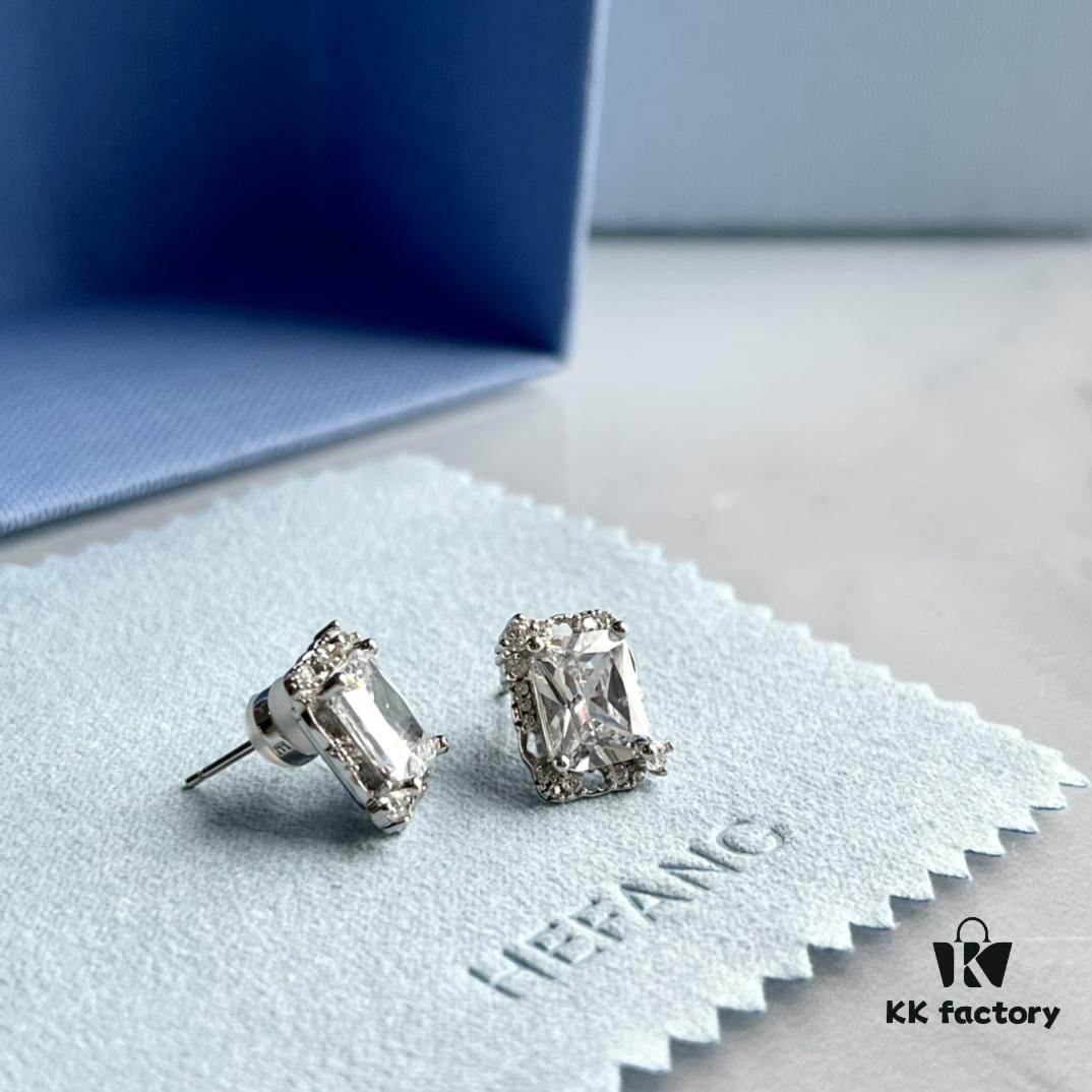 Nebula Cubic Necklace / Stud Earrings