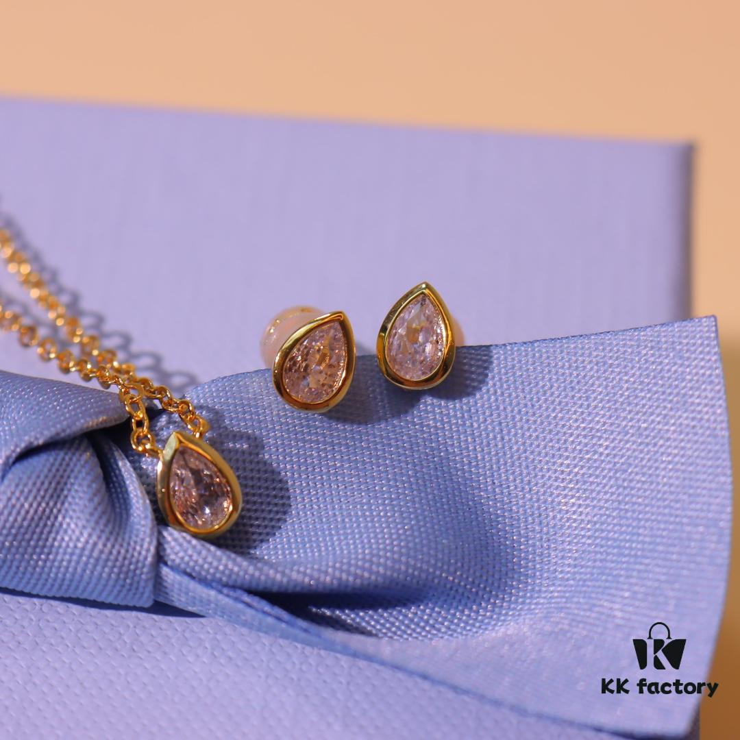 He Fang New Arrival Mini Lustrous Necklace and Stud Earrings