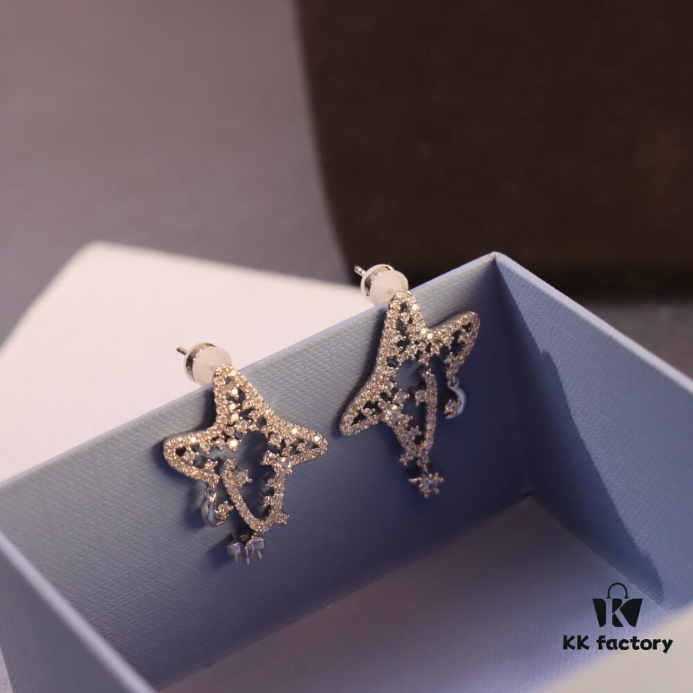 He Fang New Shiny Star Stud Earrings