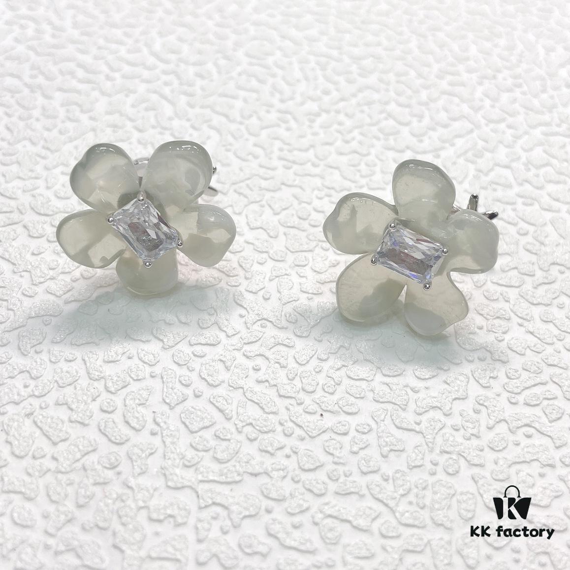 Herborist Freesia Stud Earrings Clip, Four Colors