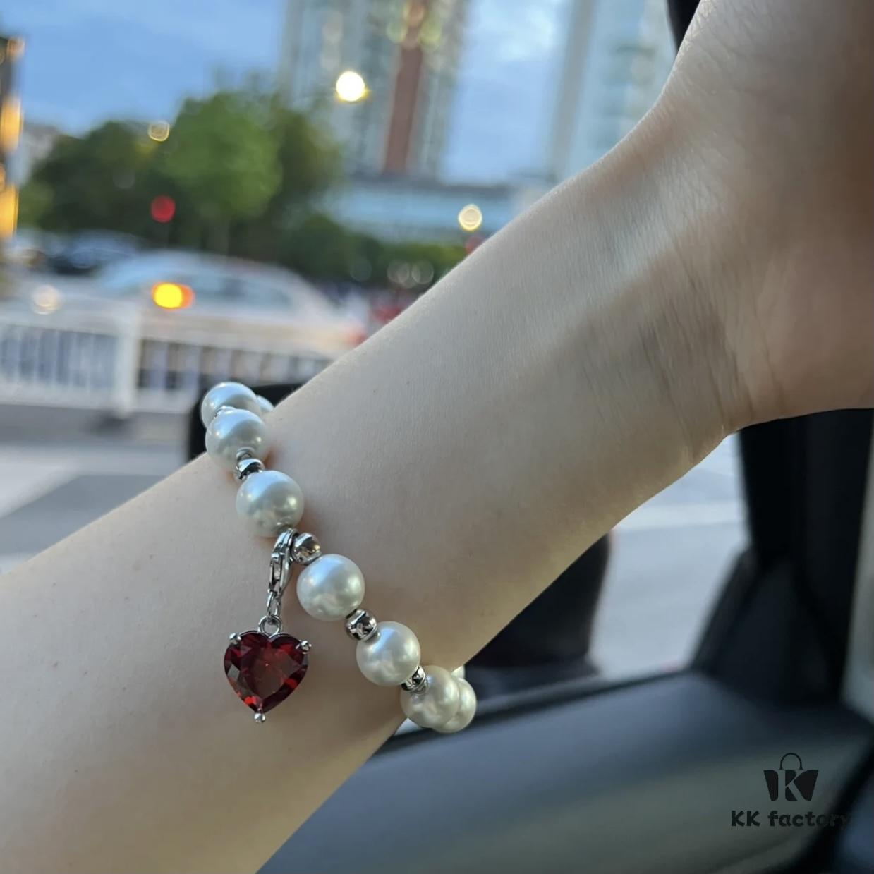 Instantly fell in love—what a hidden gem brand this is! All items are factory-direct quality, genuine top-tier originals. Full collection available for order, including bracelets and rings in countless styles. Highly recommended from personal experience.