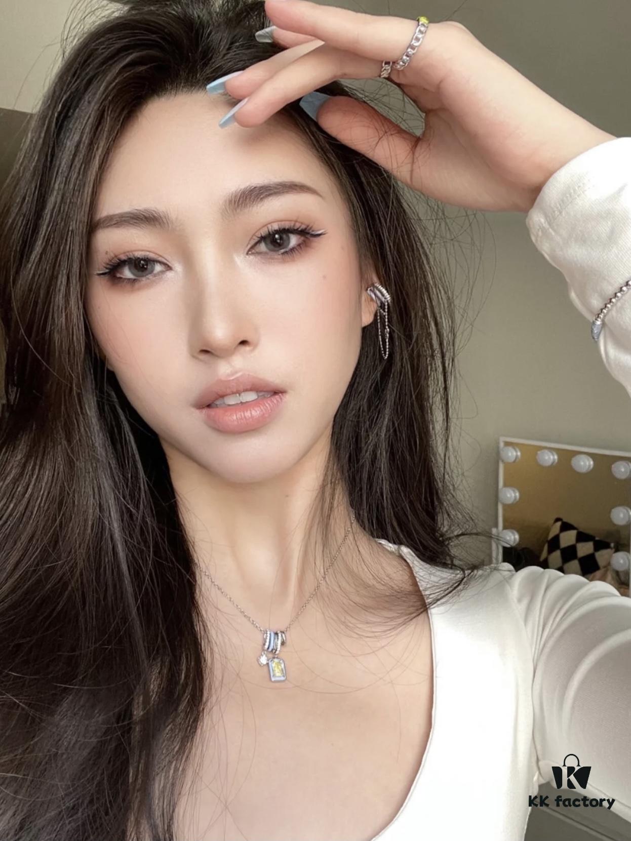 Aurora Sugar Cube Series - Zircon Surrounding Transparent Cube Stone