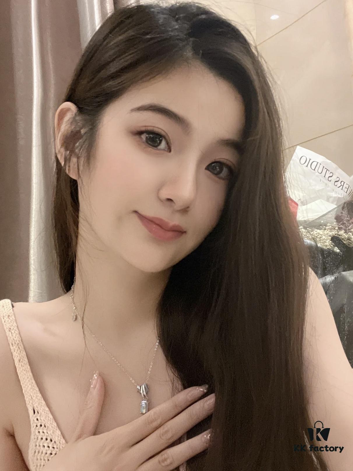 Aurora Sugar Cube Series - Zircon Surrounding Transparent Cube Stone