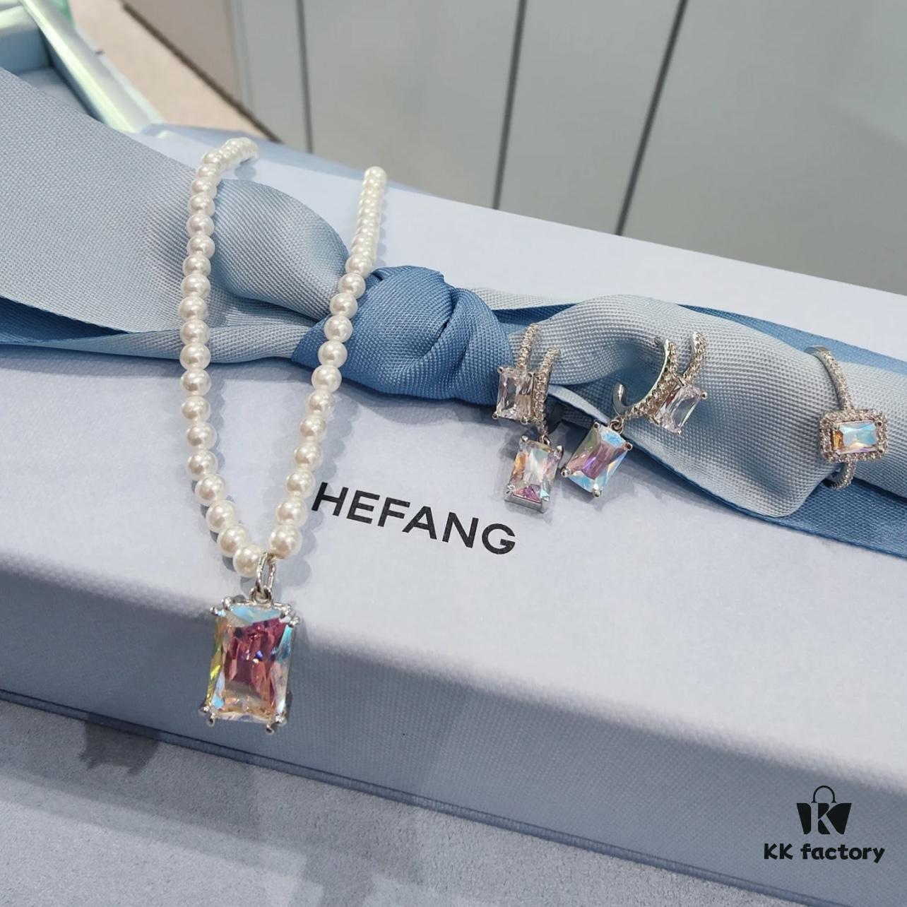 Aurora Sugar Cube Series - Zircon Surrounding Transparent Cube Stone