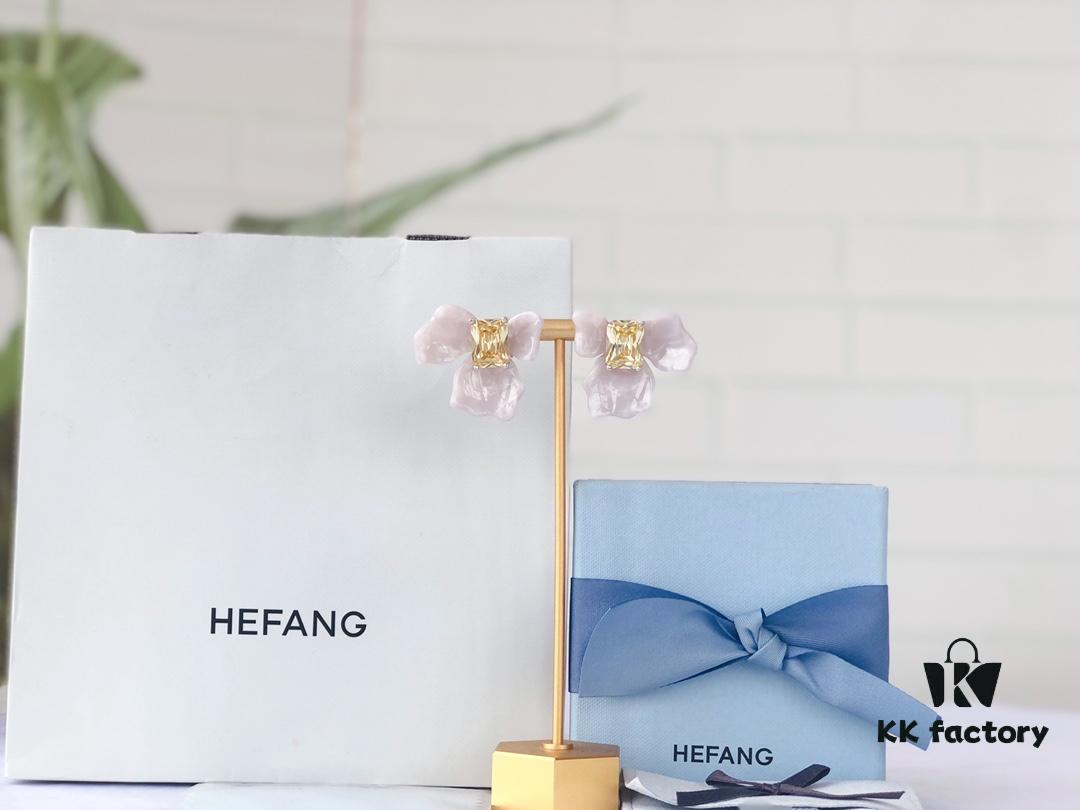 HEFANG Blossom Collection 2023 White Iris Sugar Cube Earrings