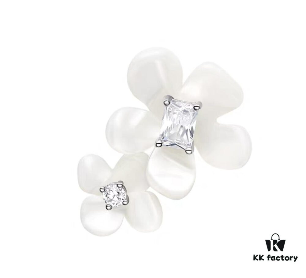 HEFANG He Fang Freesia Flower Cluster Stud Earrings, Minimalist Clip-On Earrings, Cartilage Earrings for Non-Pierced Ears, Women's Ear Jewelry