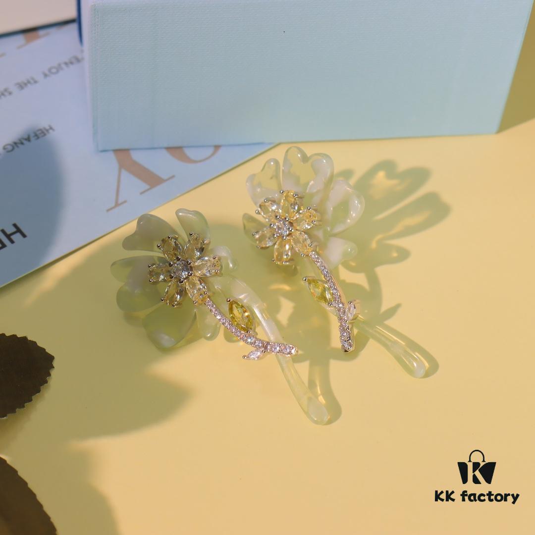 HEFANG Blooming Rose Earrings