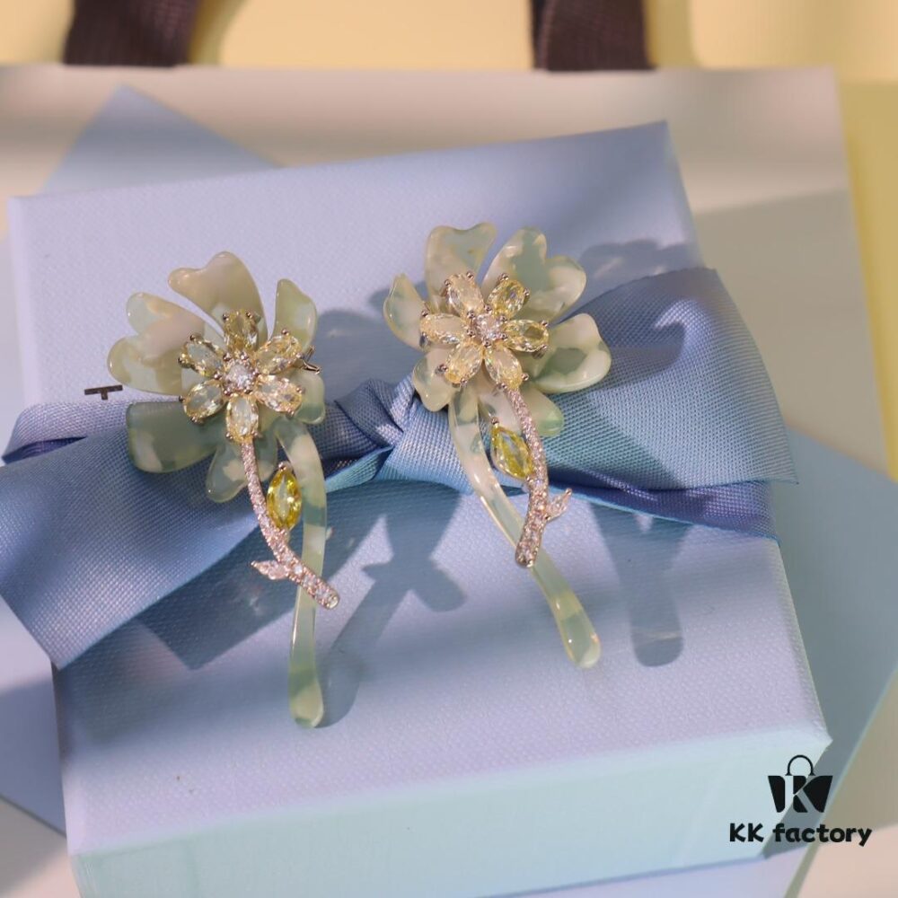 HEFANG Blooming Rose Earrings