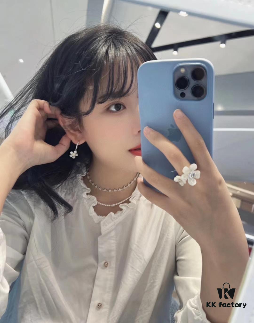 HEFANG Shiny Freesia Earrings [New Arrival]