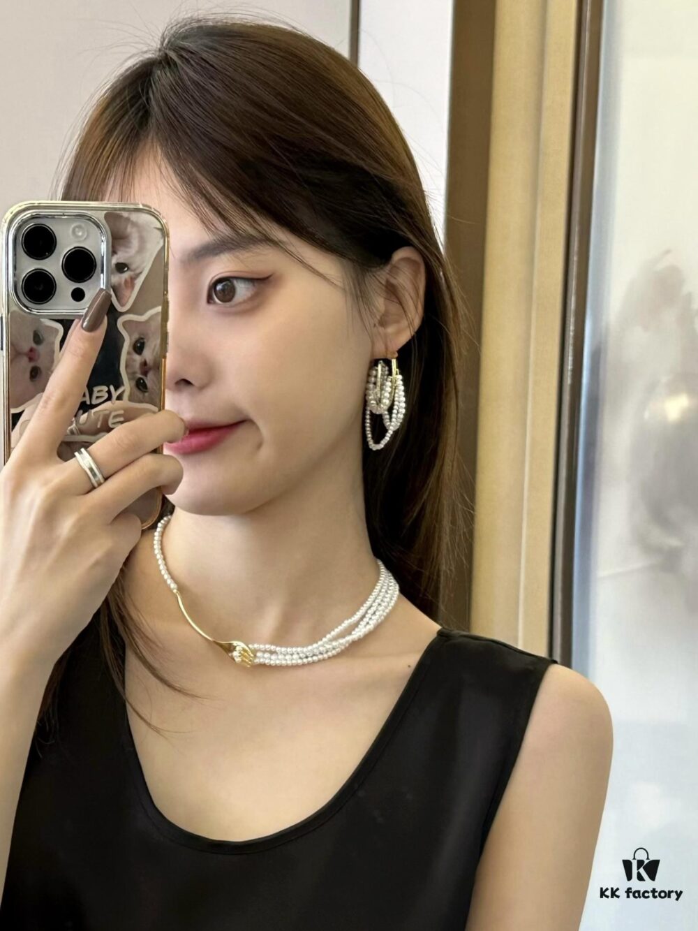 Stunning! Fashion-forward DNA for the style-savvy!