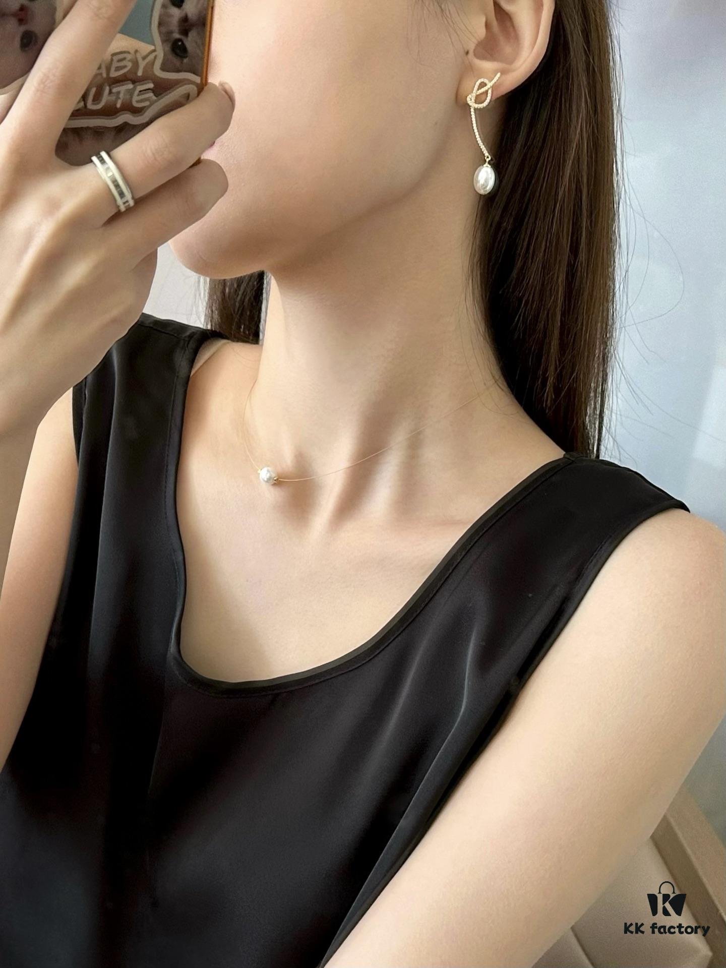 Stunning! Fashion-forward DNA for the style-savvy!