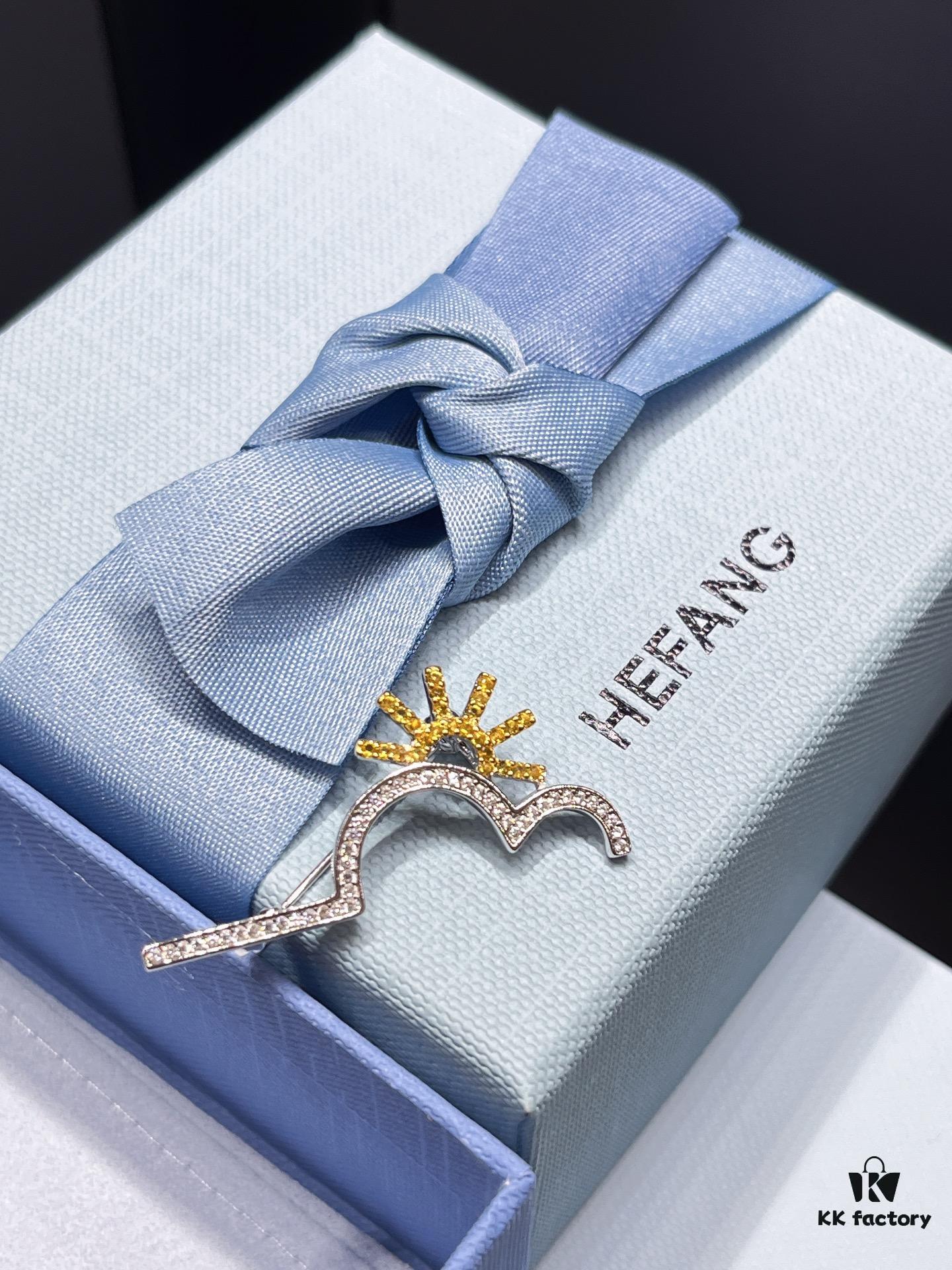 I bet your coat is missing a brooch🔷